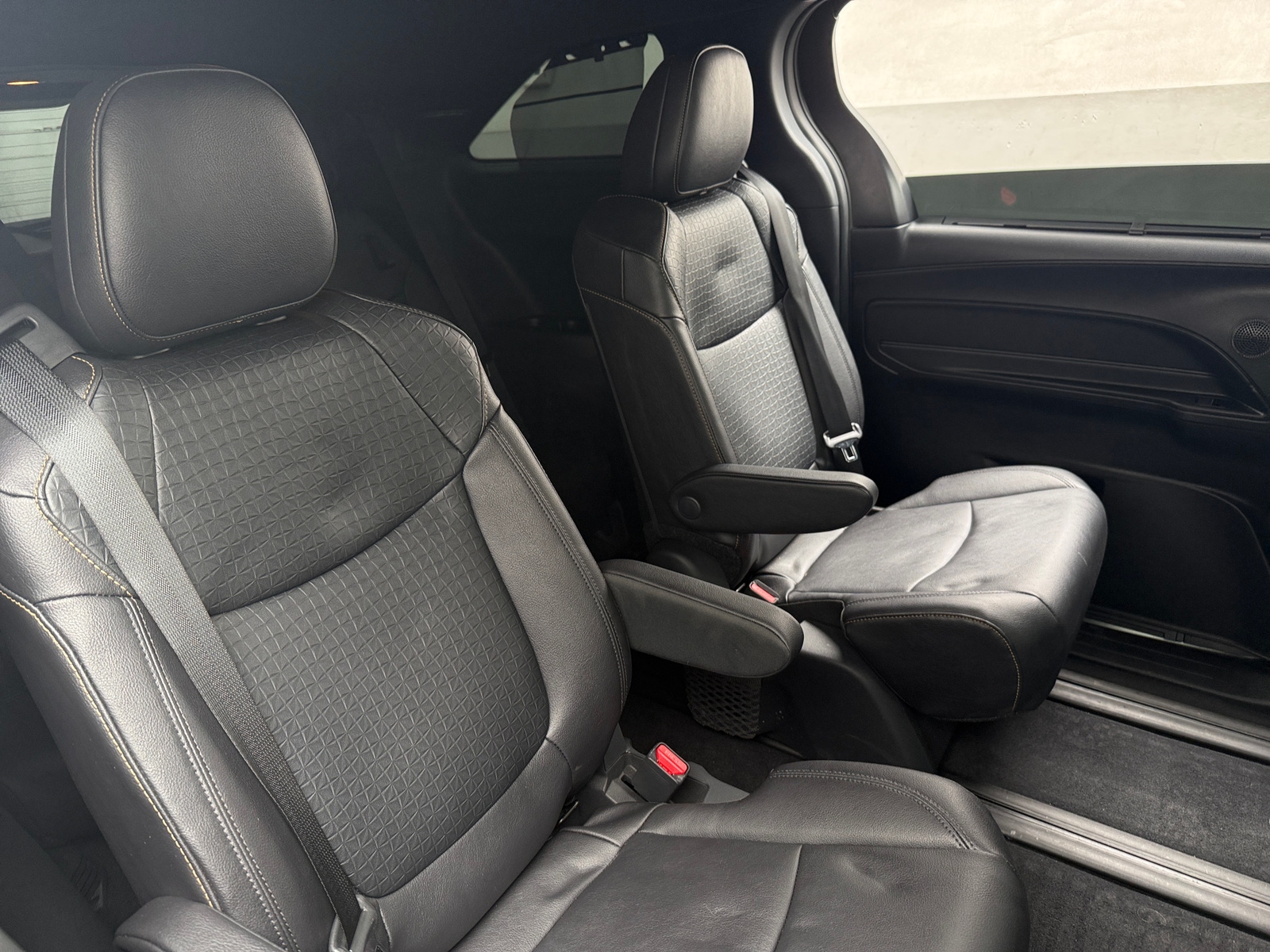 Thumbnail: 2026 Toyota Sienna - 5