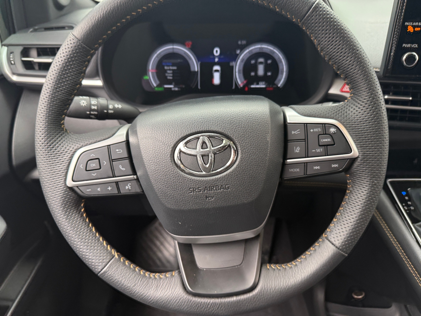 Thumbnail: 2026 Toyota Sienna - 4