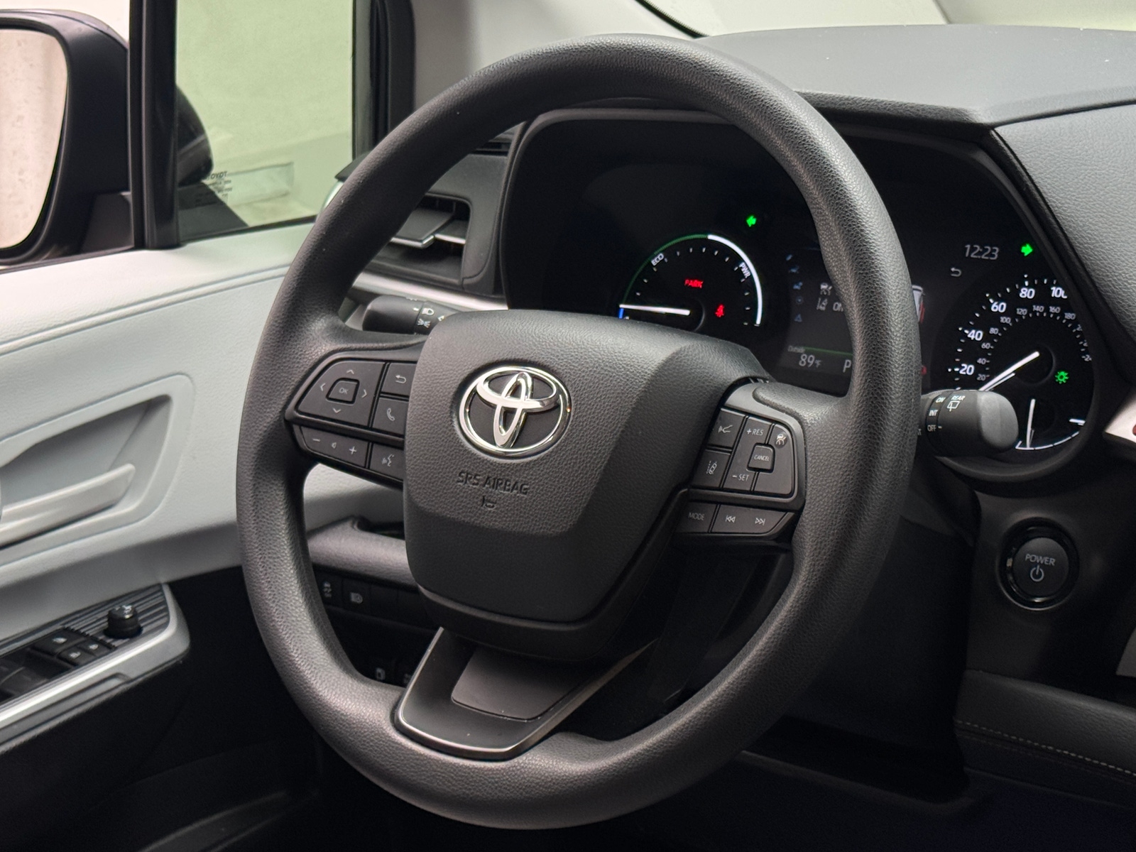 Thumbnail: 2025 Toyota Sienna - 5