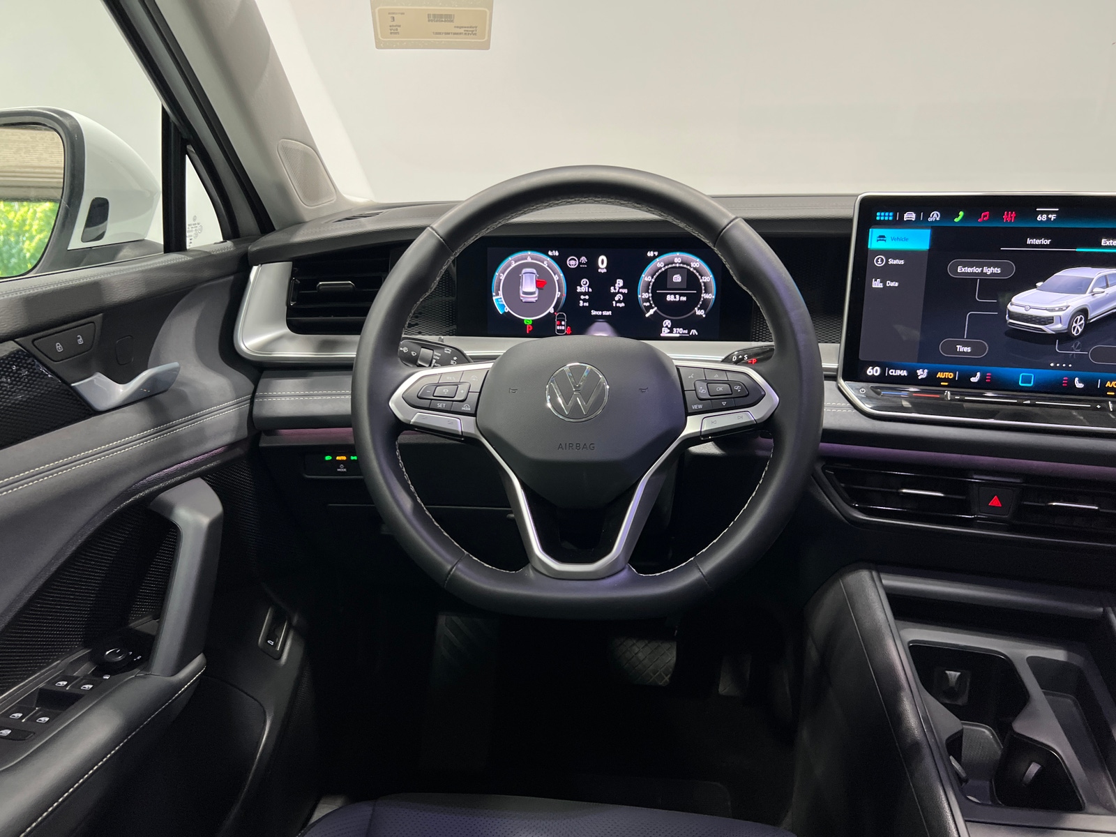 Thumbnail: 2026 Volkswagen Tiguan - 4