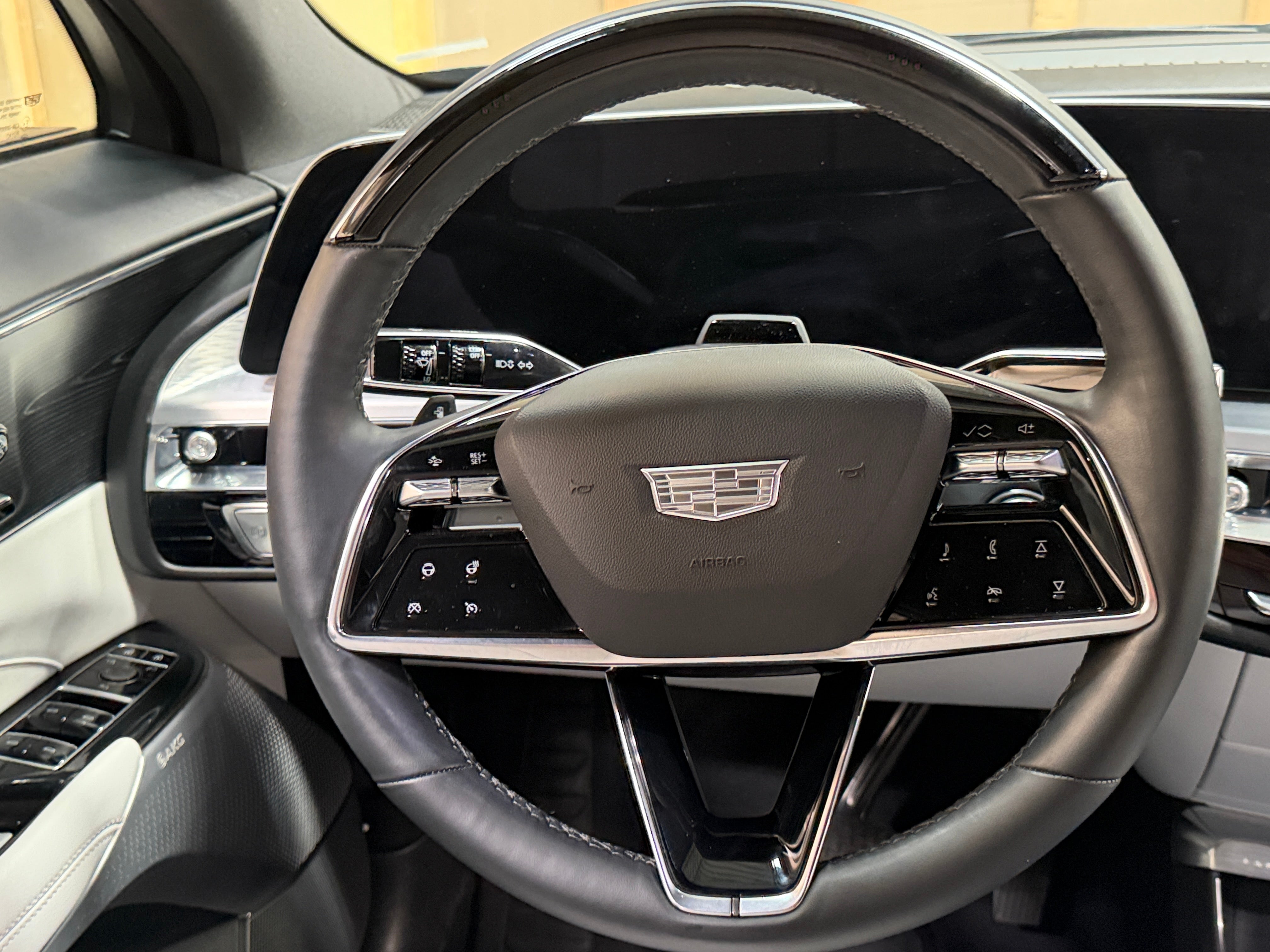 Used 2024 Cadillac LYRIQ Sport 3 with VIN 1GYKPWRL9RZ126879 for sale in Akron, NY