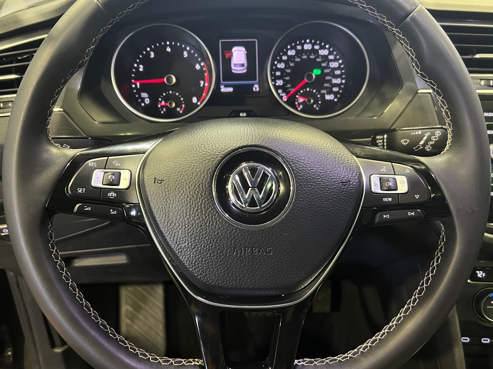 Thumbnail: 2021 Volkswagen Tiguan - 4