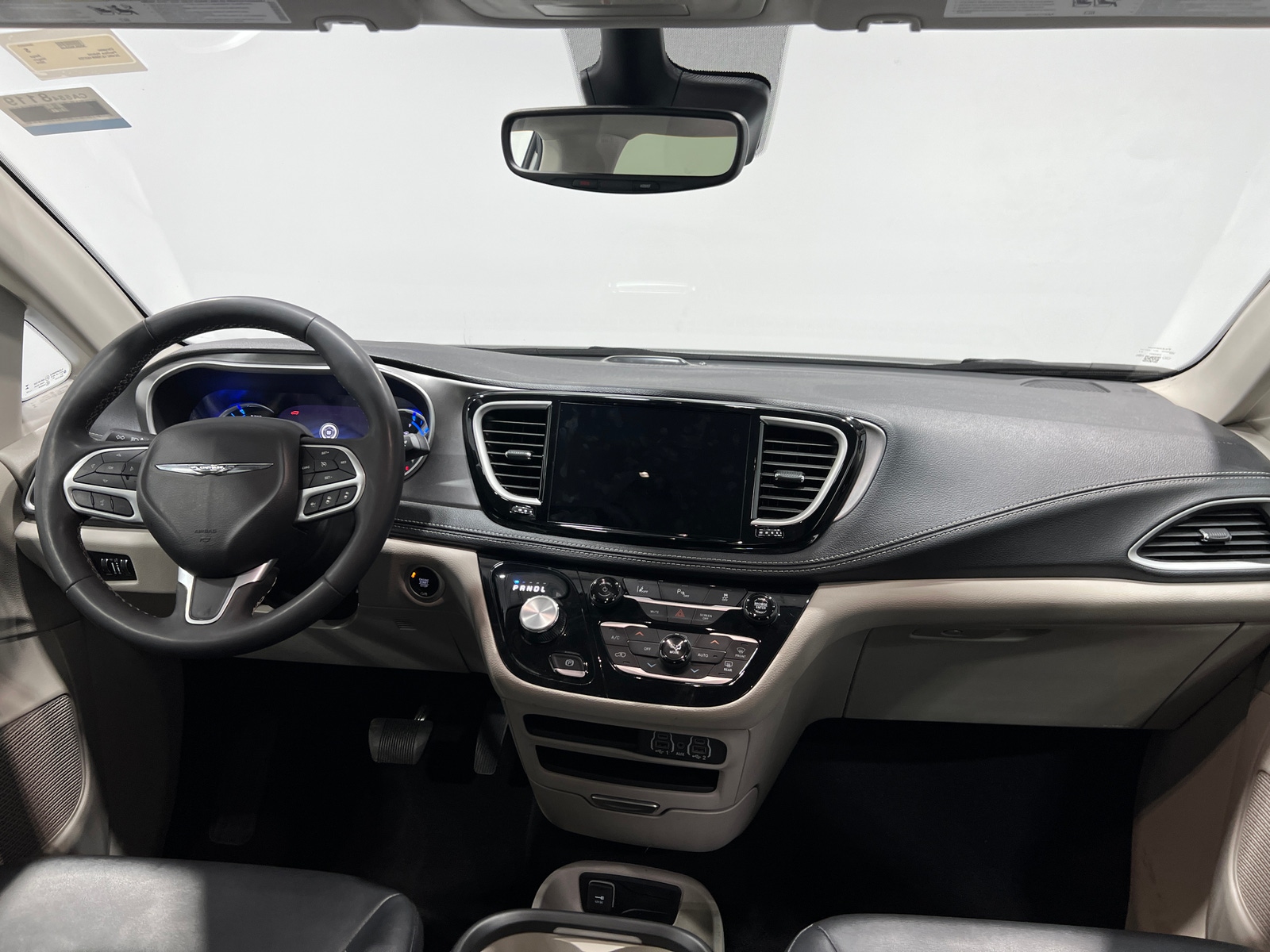 Thumbnail: 2024 Chrysler Pacifica - 2