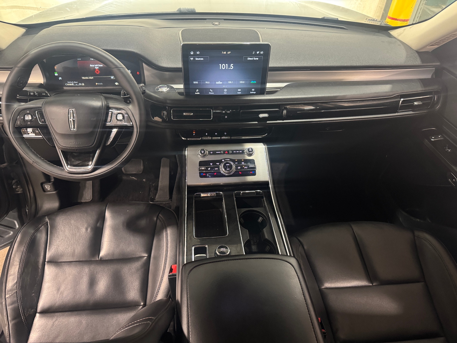 Thumbnail: 2023 Lincoln Aviator - 2