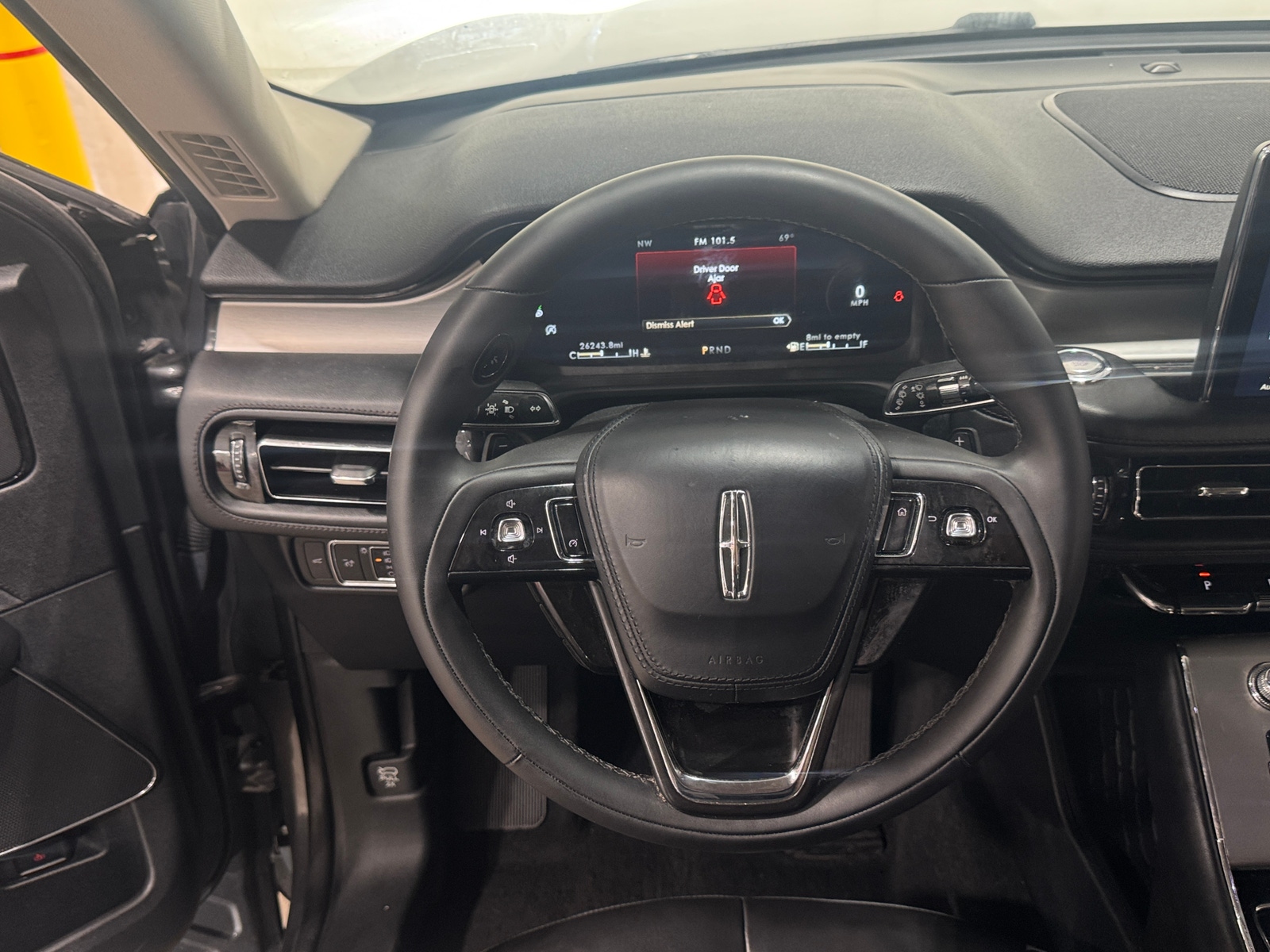 Thumbnail: 2023 Lincoln Aviator - 4