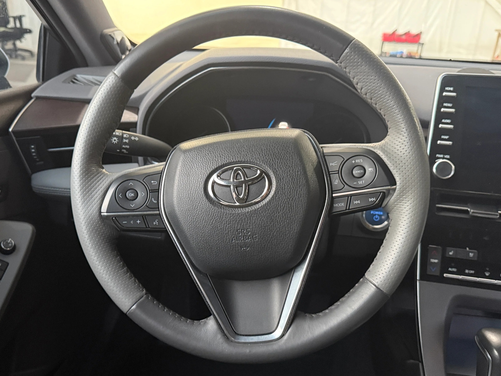 Thumbnail: 2021 Toyota Avalon - 4