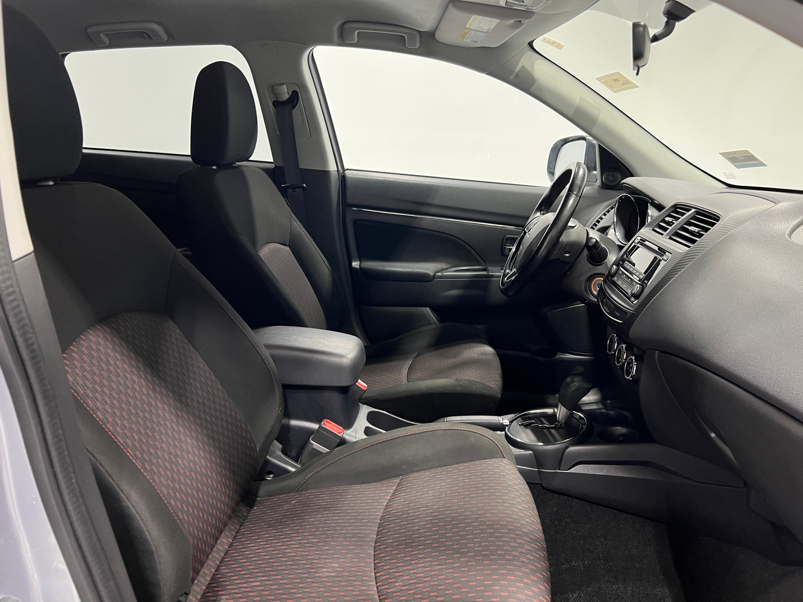 Thumbnail: 2017 Mitsubishi Outlander Sport - 2