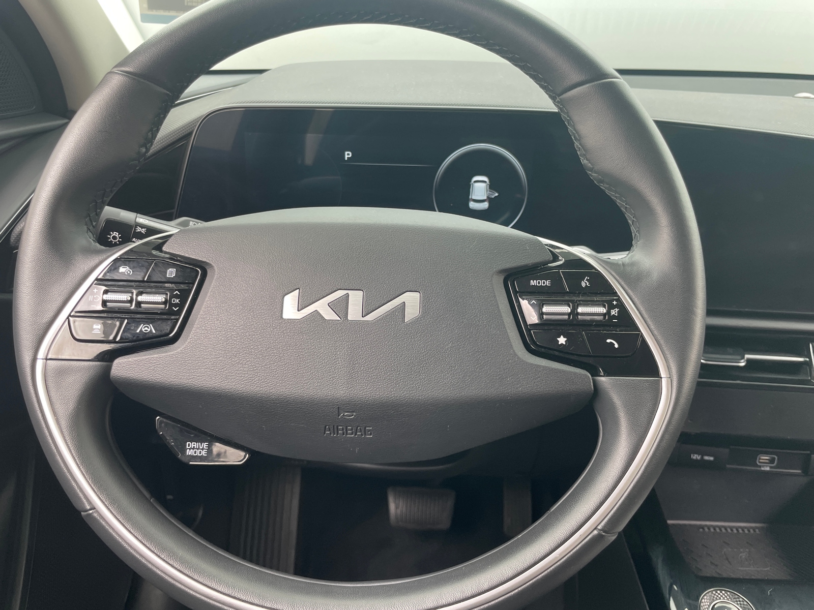 Thumbnail: 2023 Kia Niro - 4