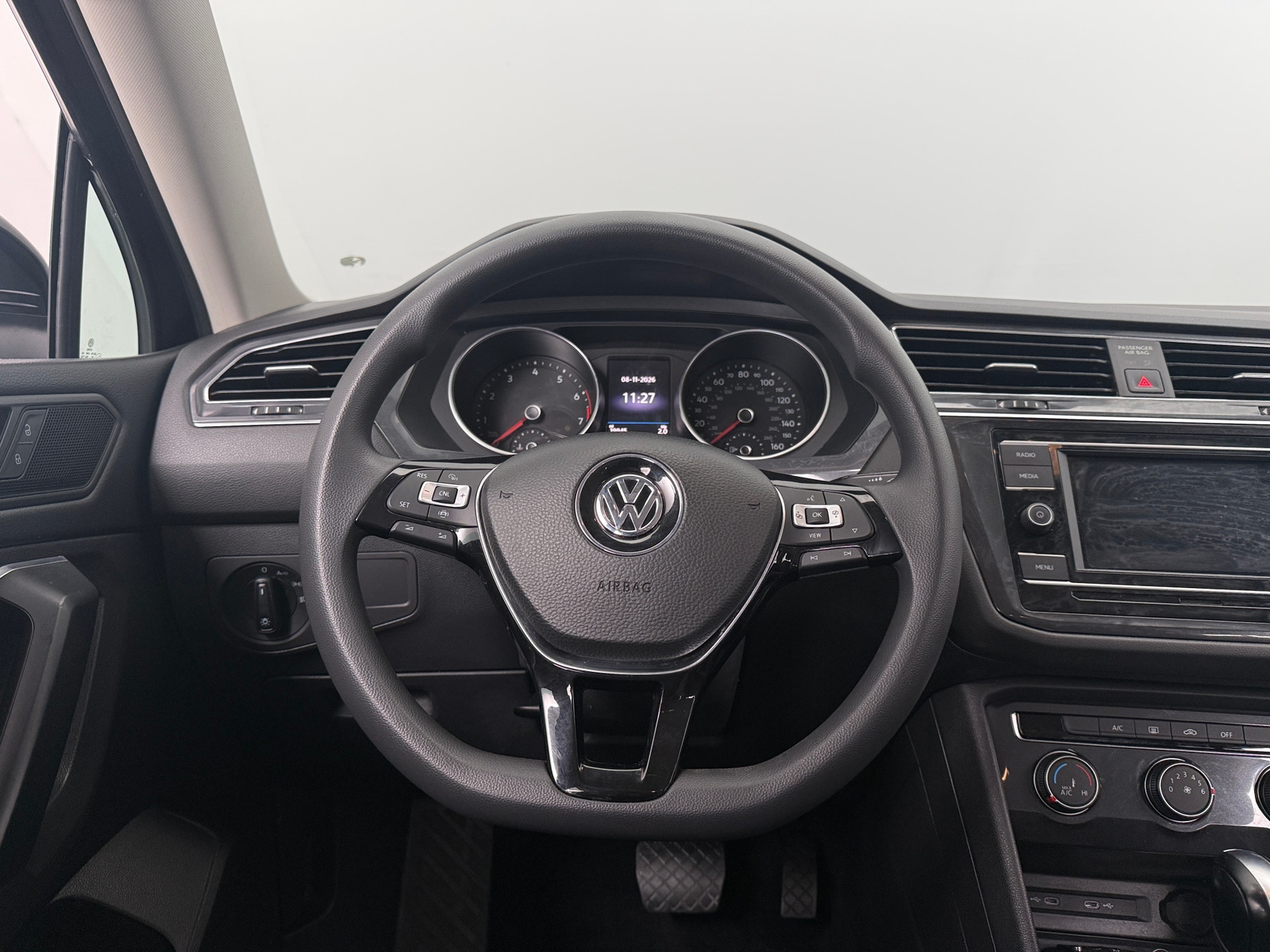 Thumbnail: 2021 Volkswagen Tiguan - 5