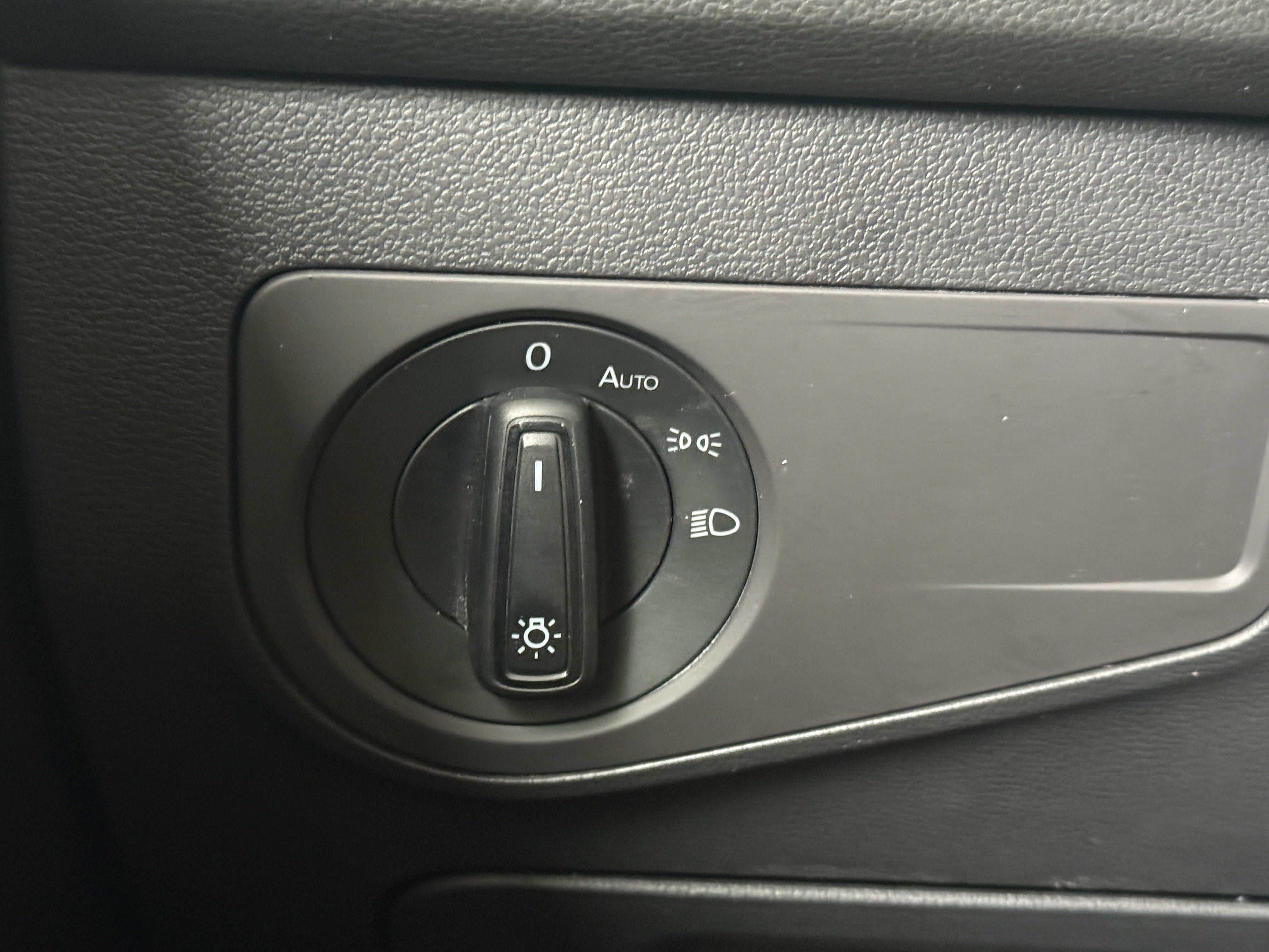 3VV1B7AX6MM045855