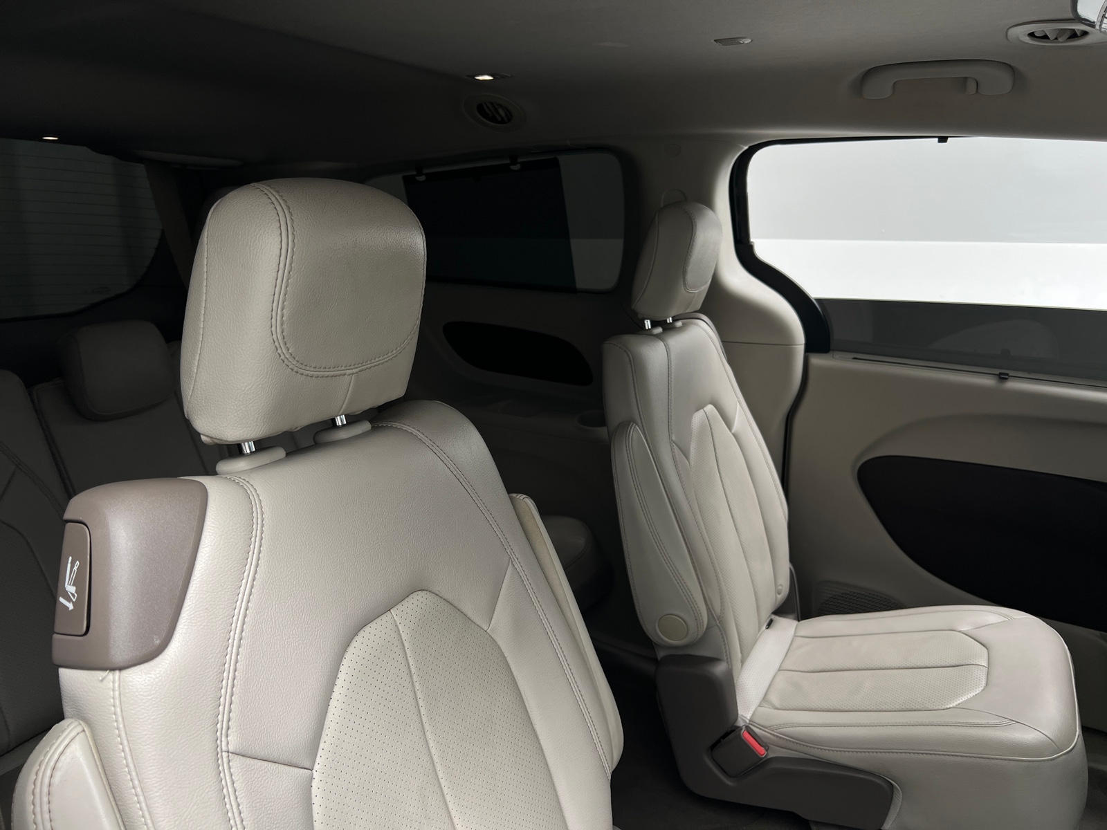 Thumbnail: 2020 Chrysler Pacifica - 5