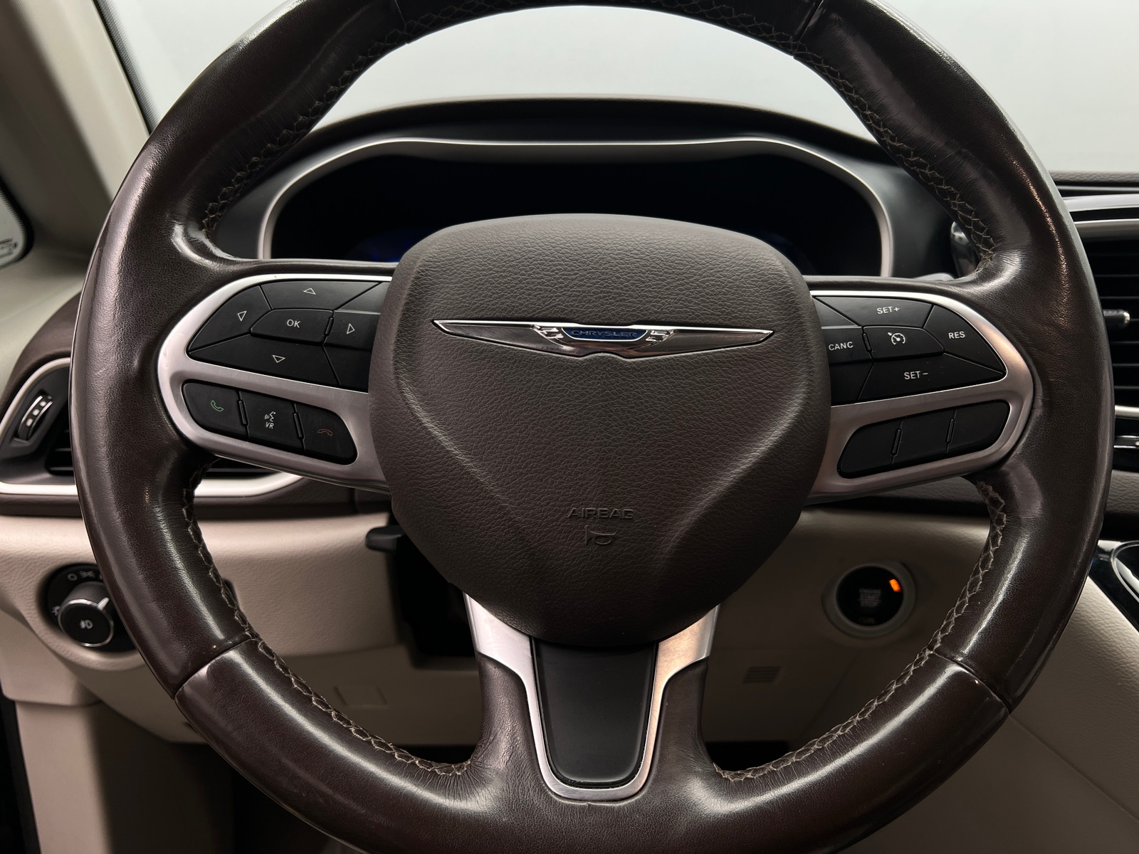 Thumbnail: 2020 Chrysler Pacifica - 4