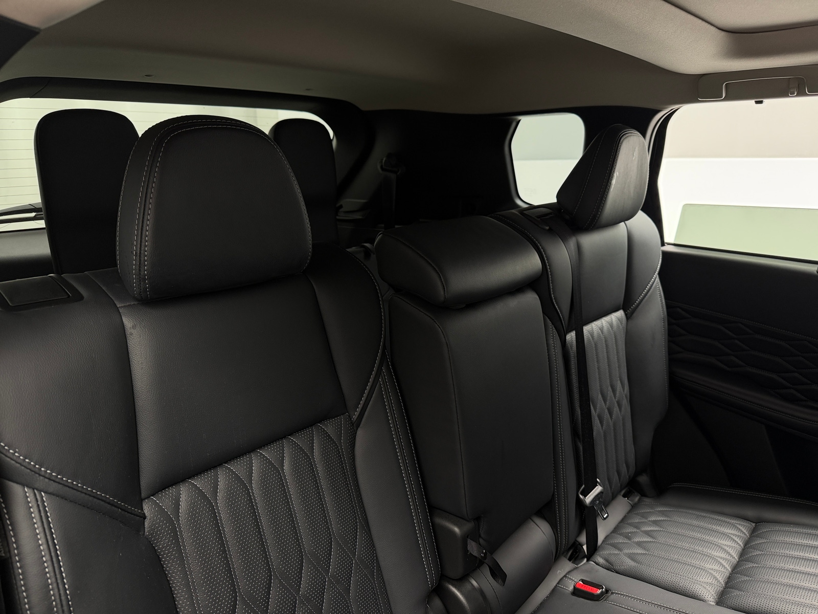 Thumbnail: 2025 Mitsubishi Outlander - 5