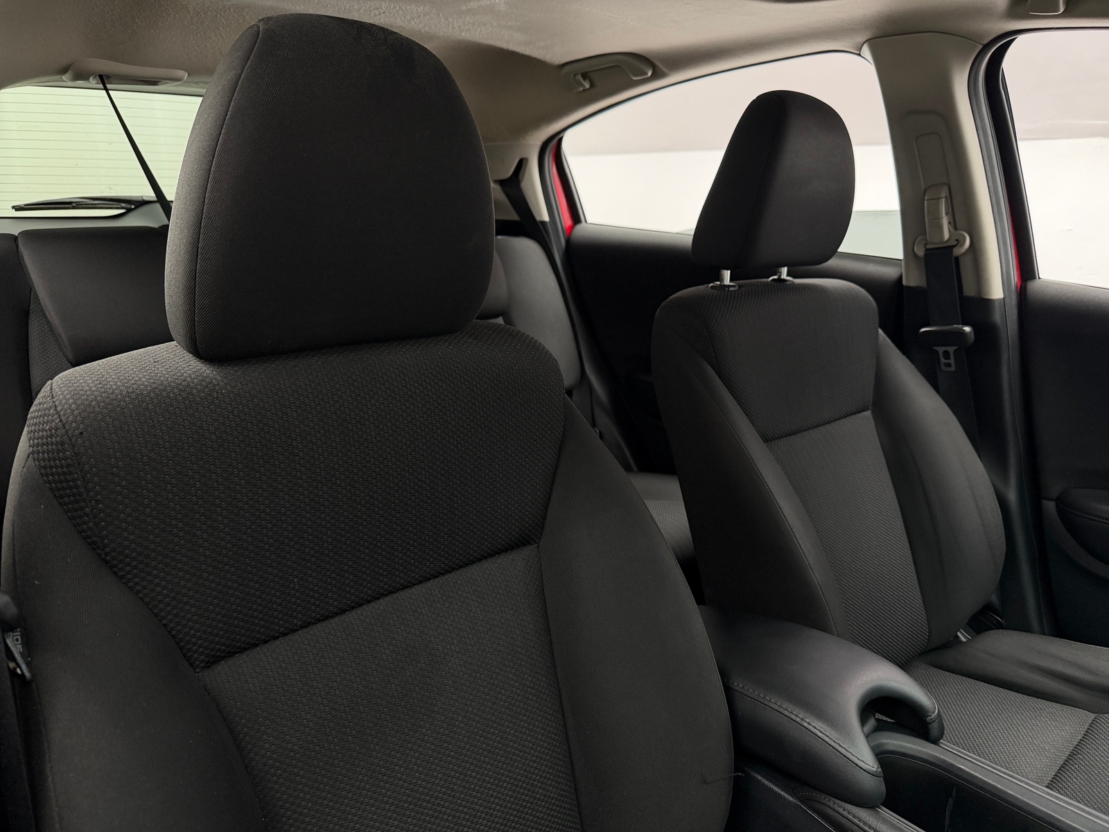 Thumbnail: 2017 Honda HR-V - 2