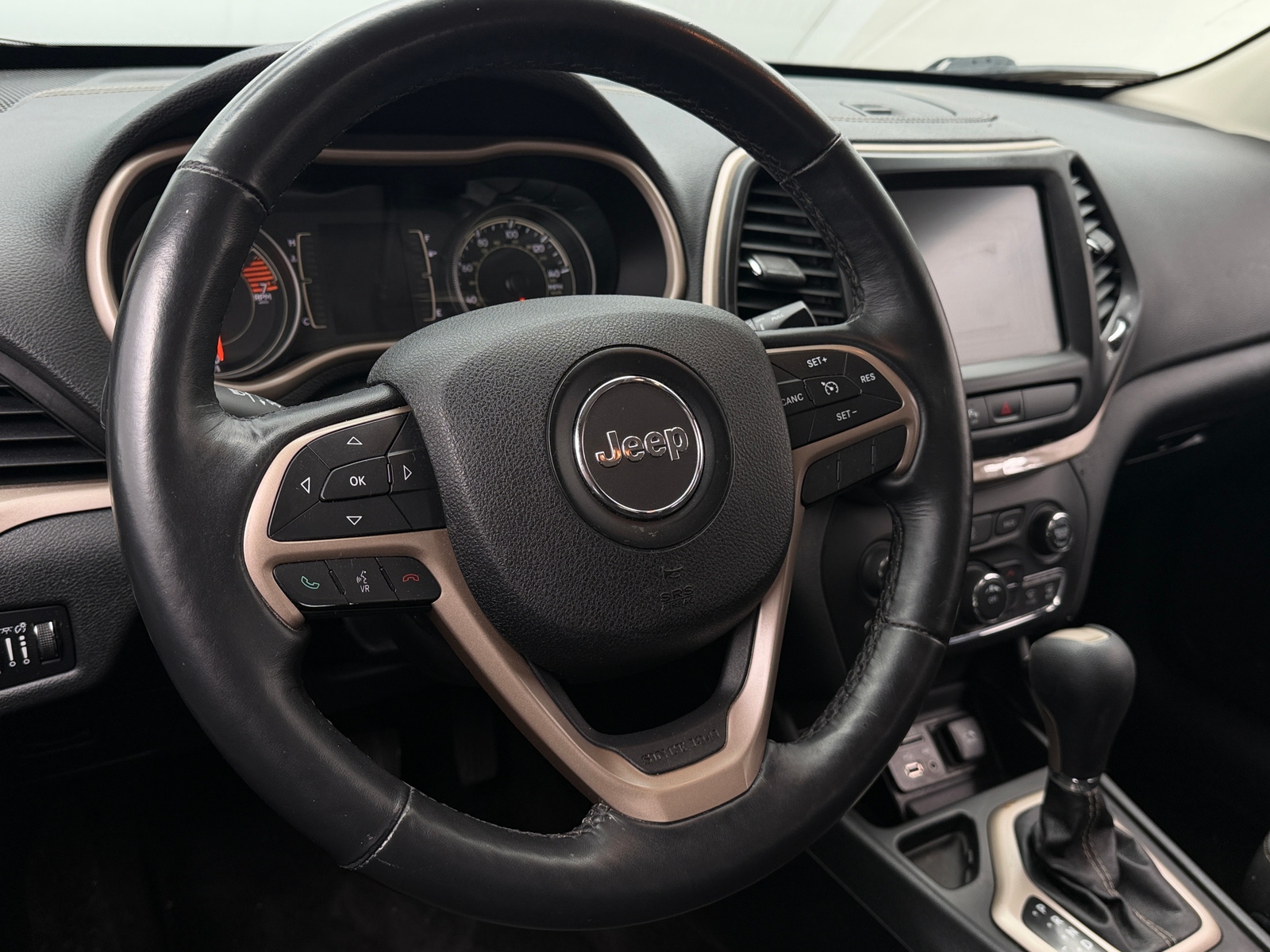 Thumbnail: 2016 Jeep Cherokee - 5
