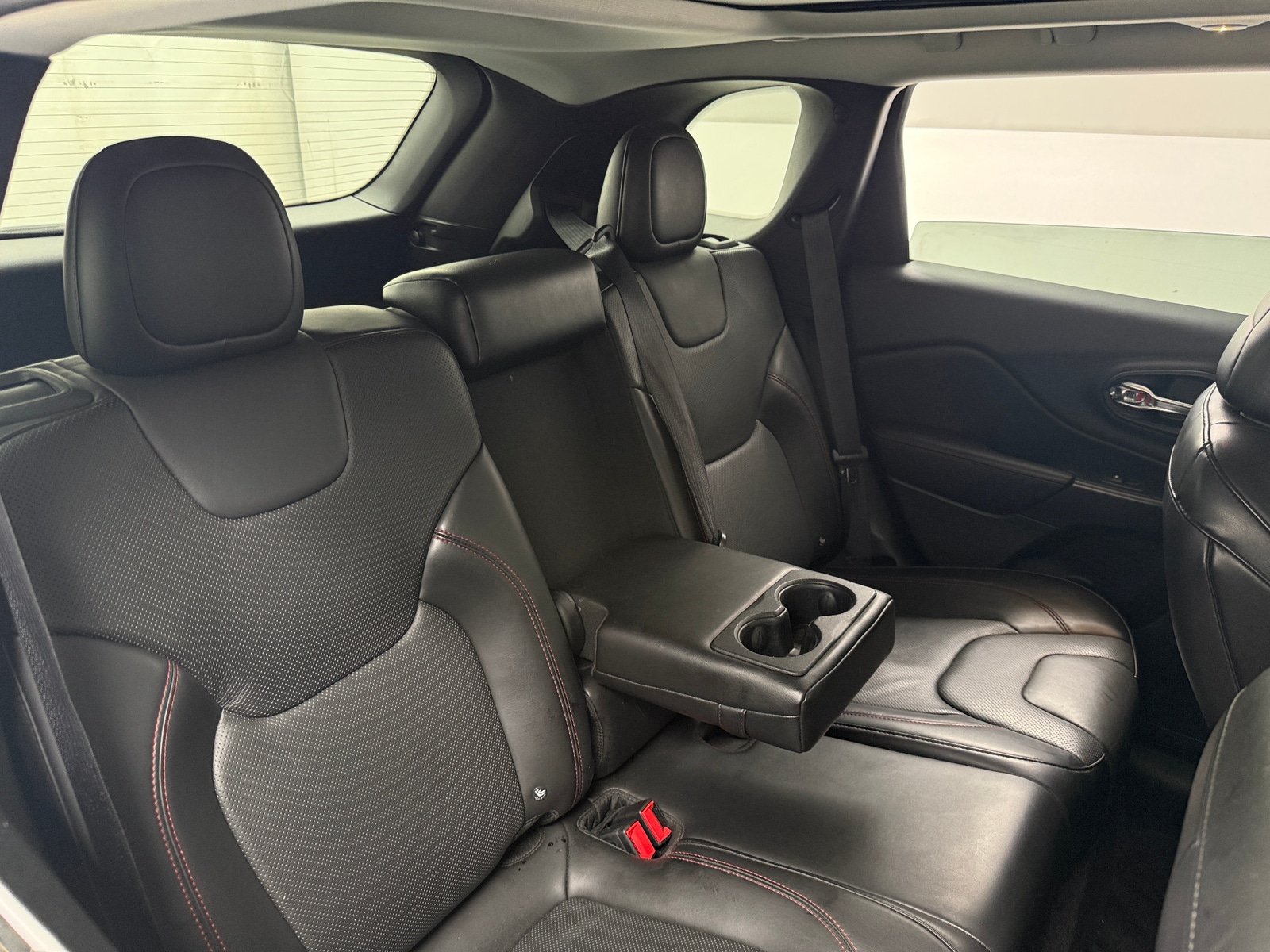 Thumbnail: 2019 Jeep Cherokee - 5