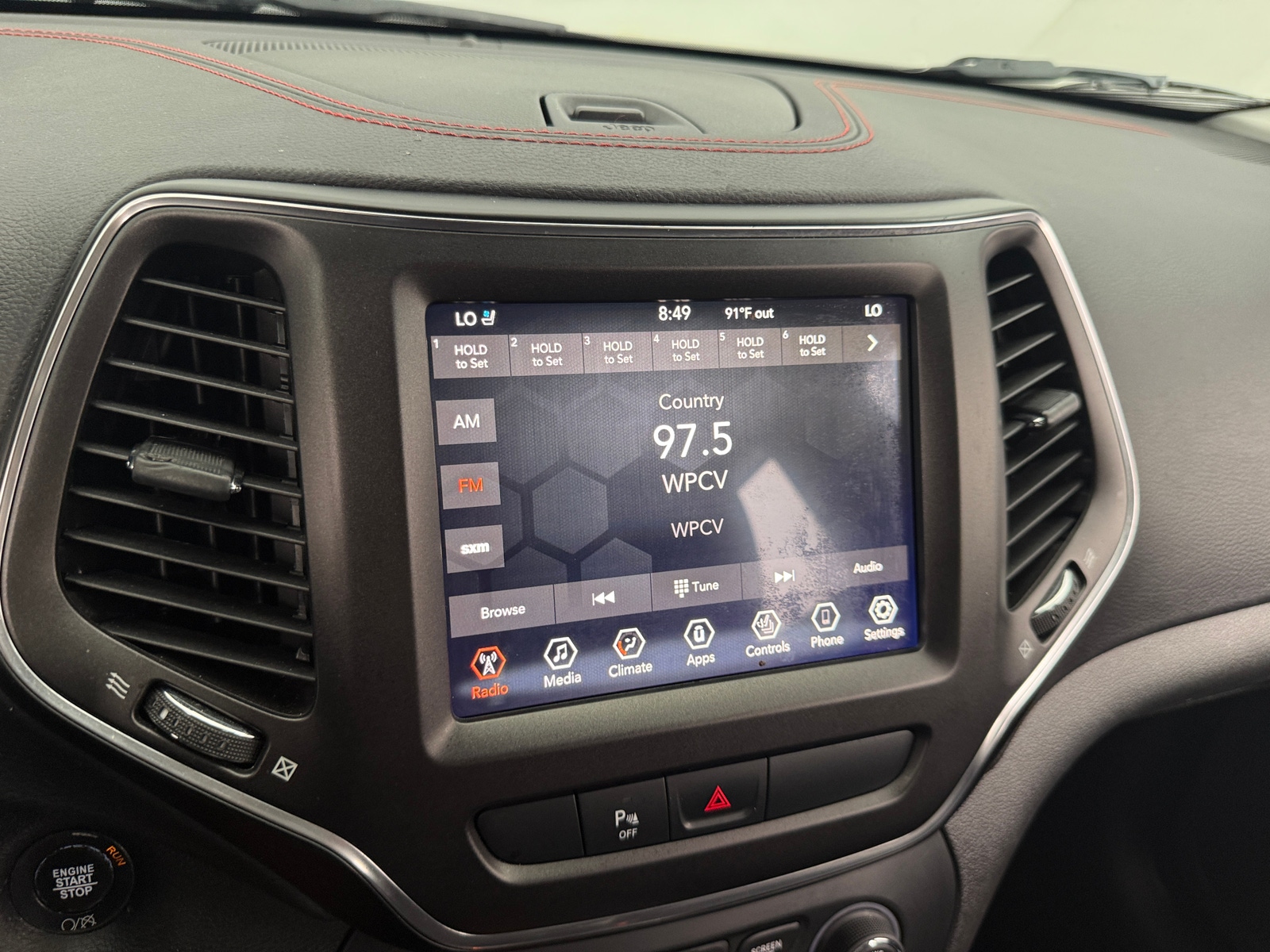 Thumbnail: 2019 Jeep Cherokee - 3