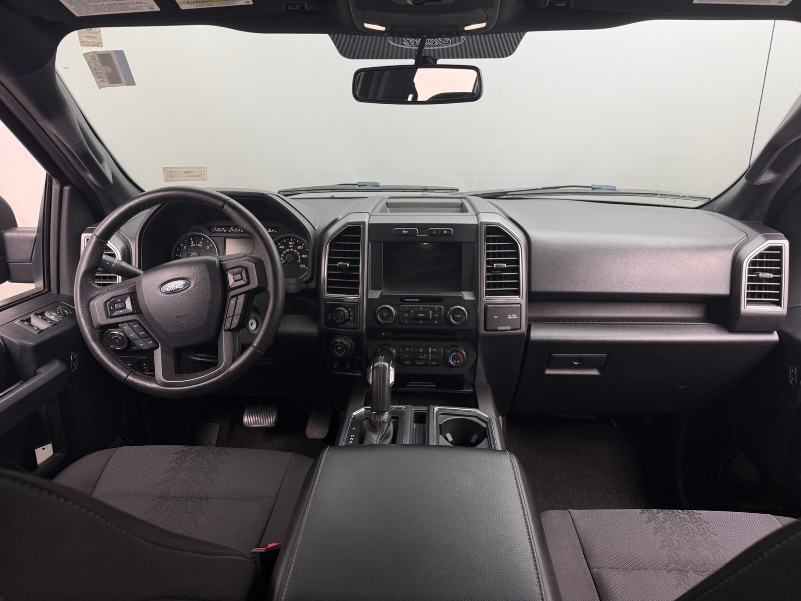 Thumbnail: 2018 Ford Econoline - 3