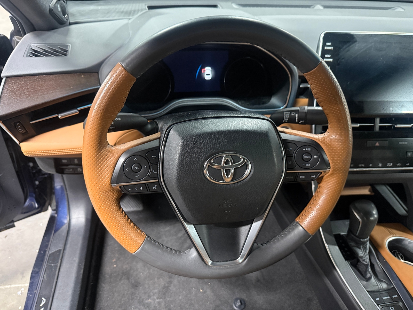 Thumbnail: 2019 Toyota Avalon - 4