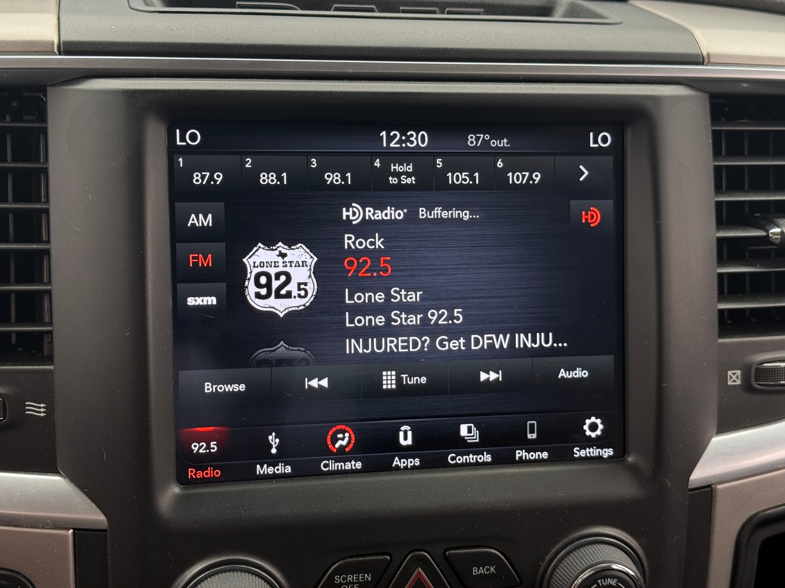 Thumbnail: 2019 RAM 1500 Classic - 4