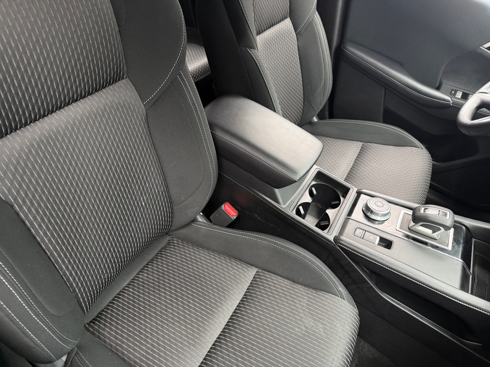 Thumbnail: 2022 Mitsubishi Outlander - 2