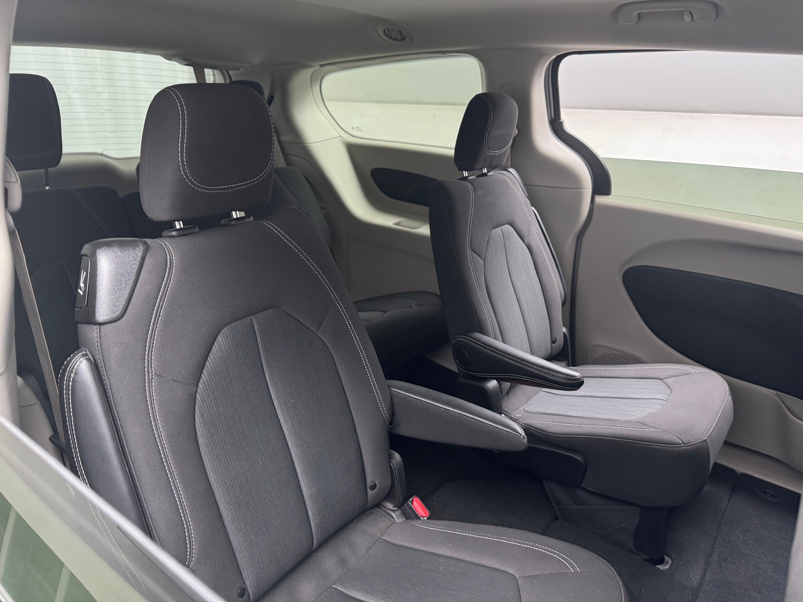 Thumbnail: 2024 Chrysler Voyager - 6