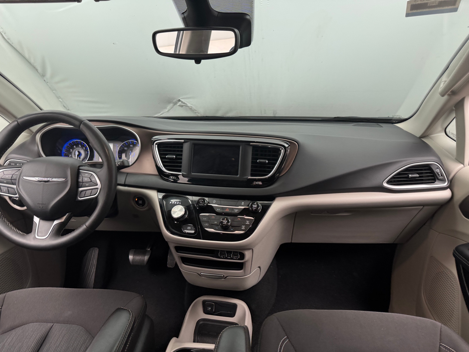 Thumbnail: 2024 Chrysler Voyager - 3