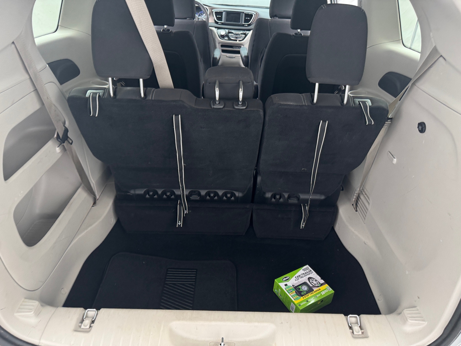 Thumbnail: 2024 Chrysler Voyager - 7
