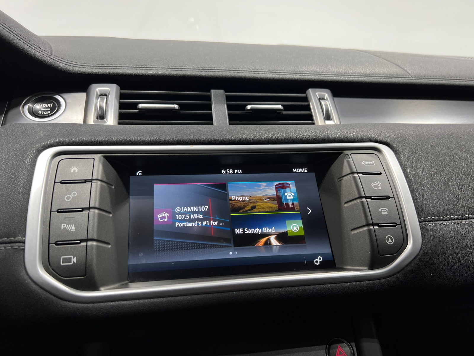 Thumbnail: 2018 Land Rover Range Rover Evoque - 3