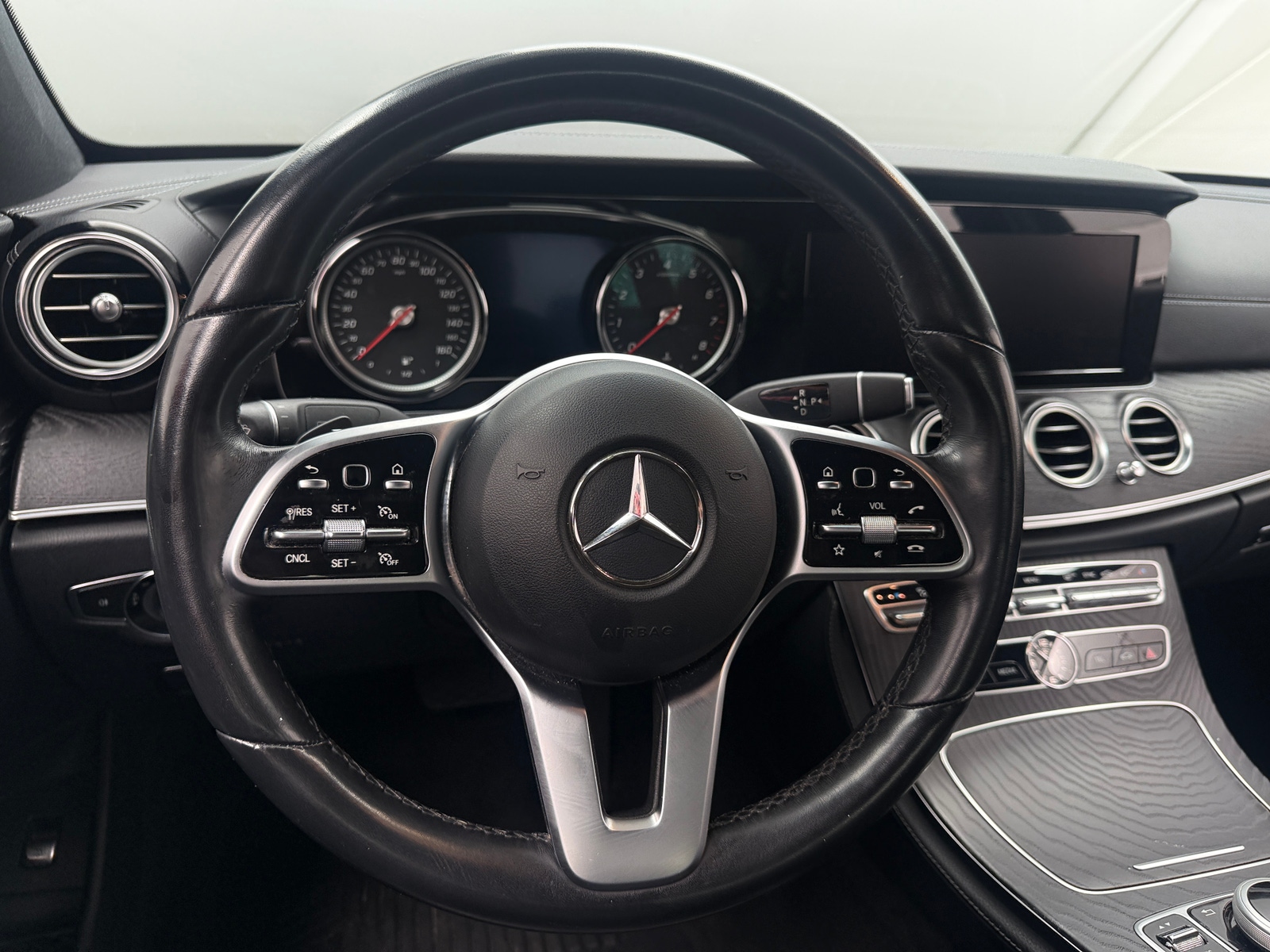 Thumbnail: 2019 Mercedes-Benz E-Class - 4