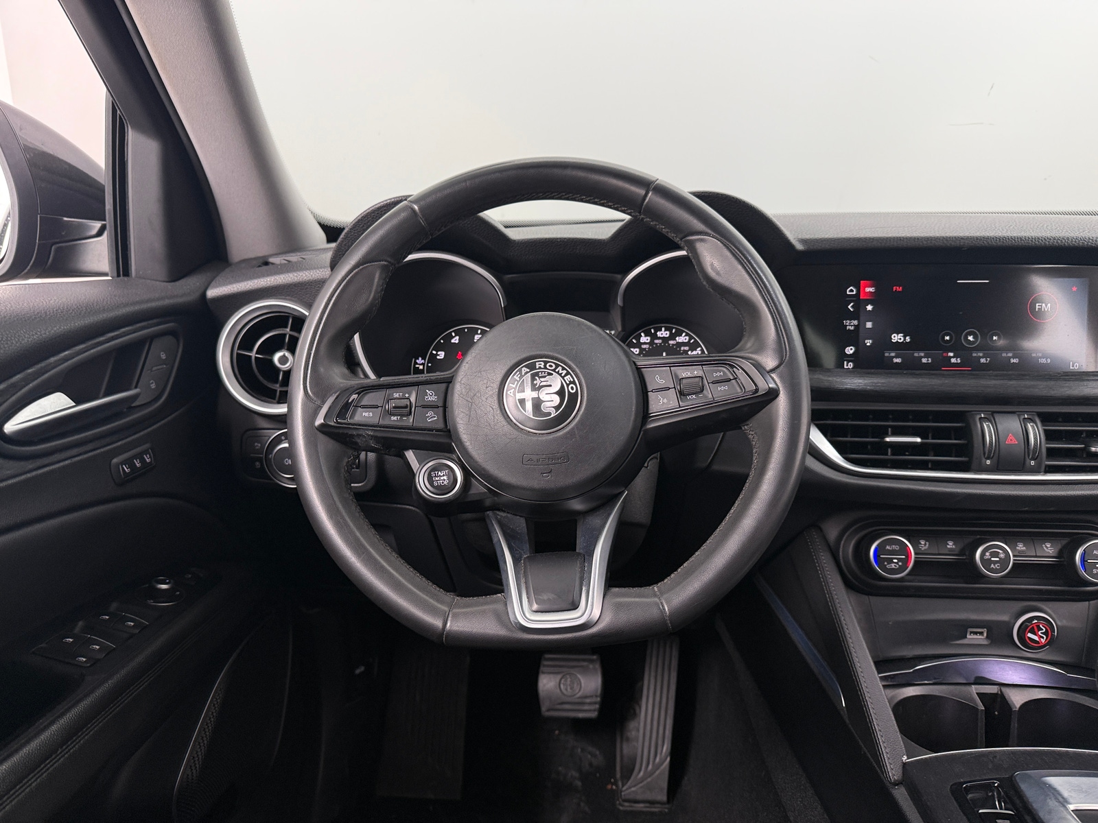 Thumbnail: 2020 Alfa Romeo Stelvio - 4