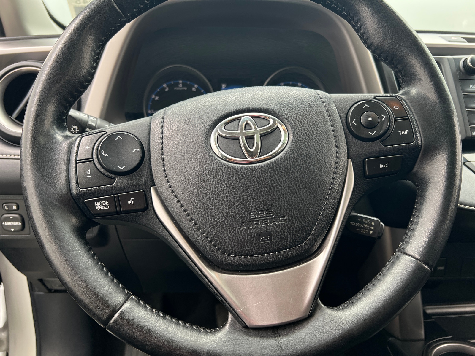 Thumbnail: 2017 Toyota RAV4 - 5