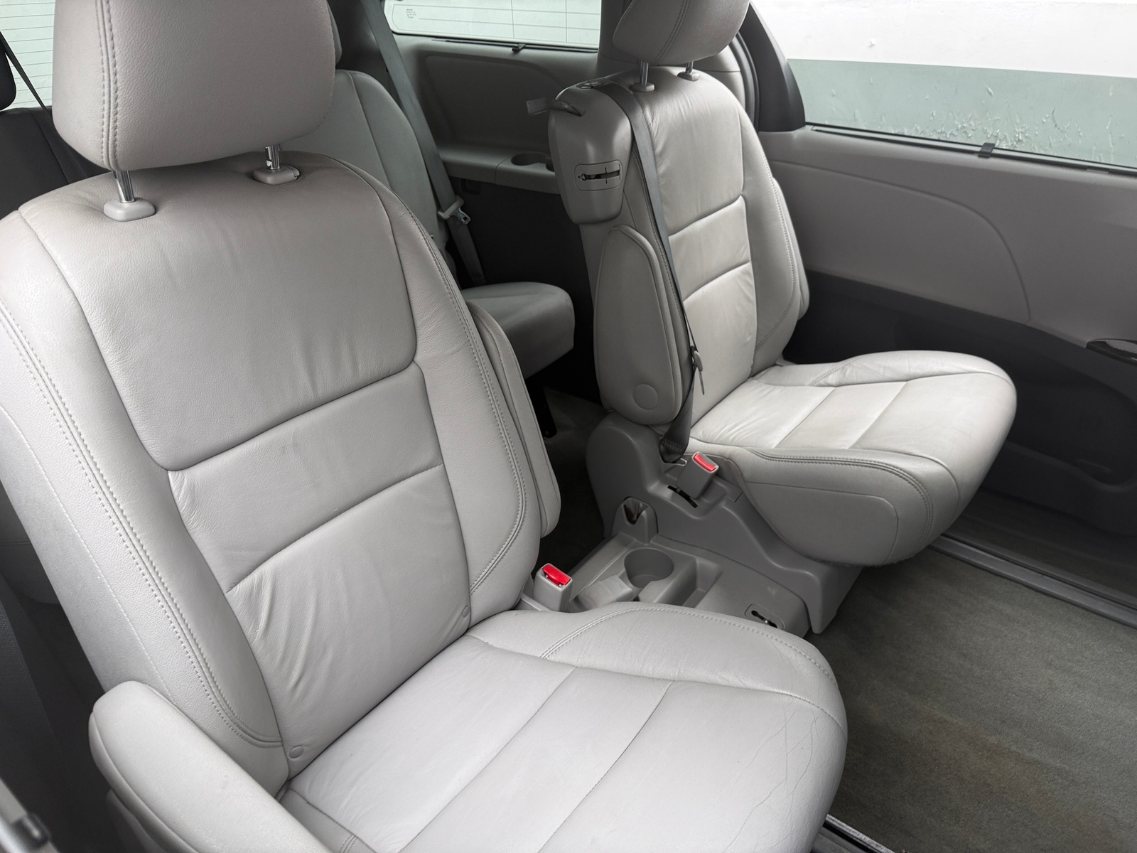 Thumbnail: 2016 Toyota Sienna - 5