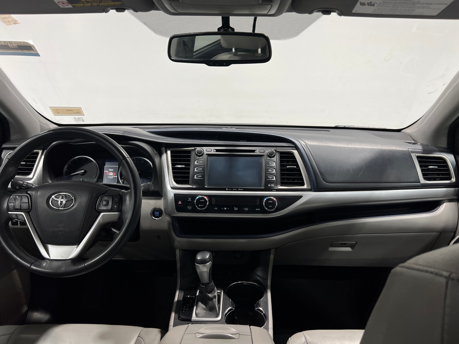 Thumbnail: 2016 Toyota Highlander - 3
