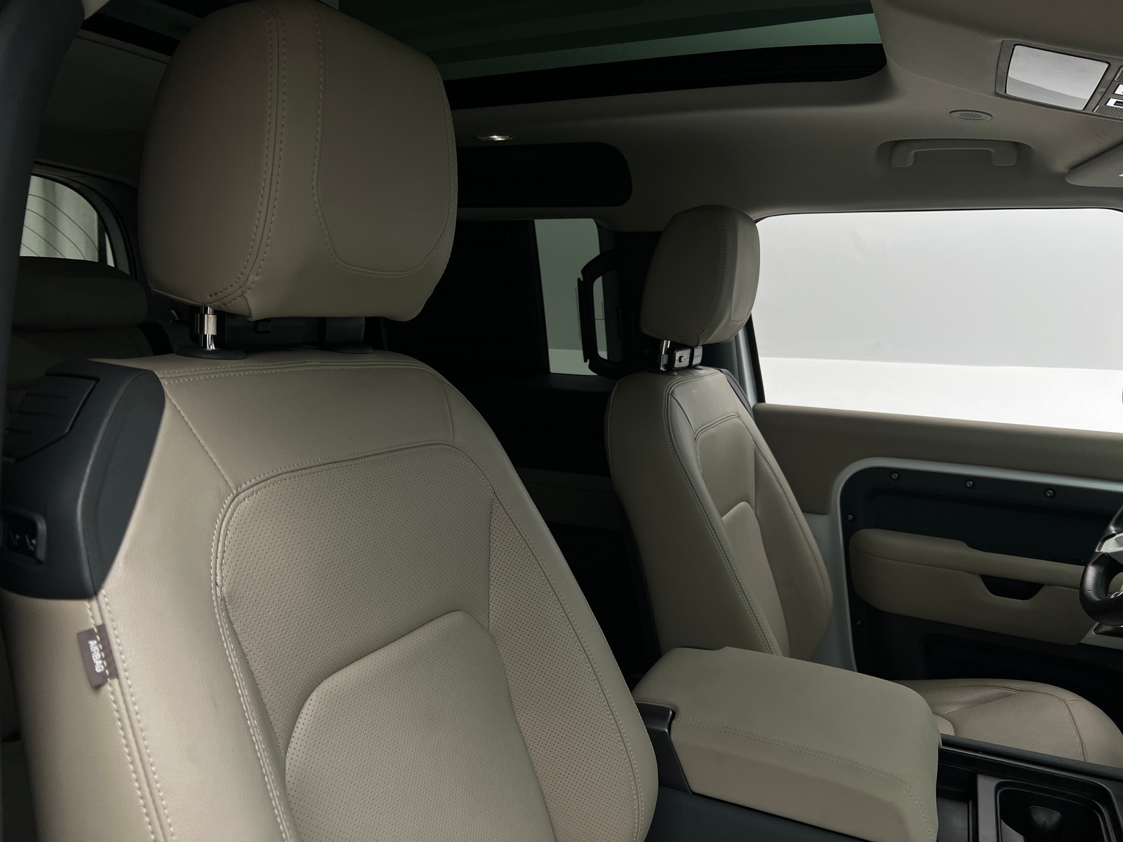 Thumbnail: 2023 Land Rover Defender - 2