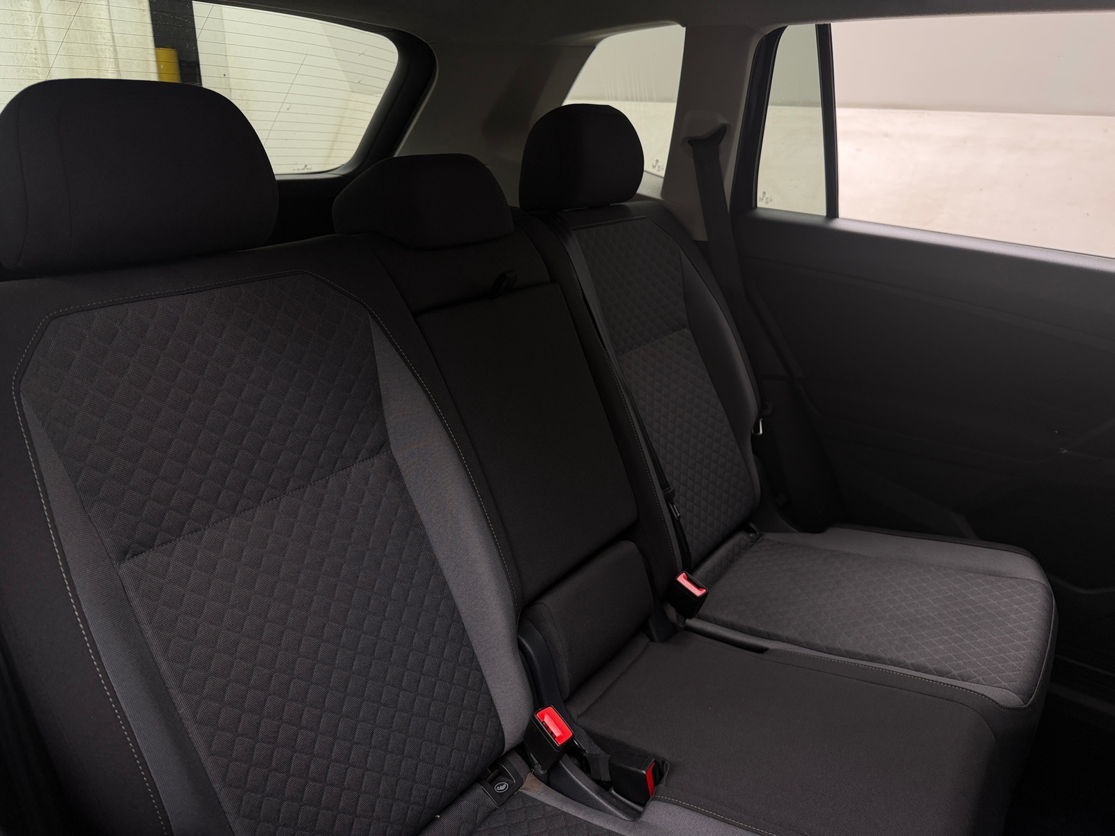 Thumbnail: 2020 Volkswagen Tiguan - 6