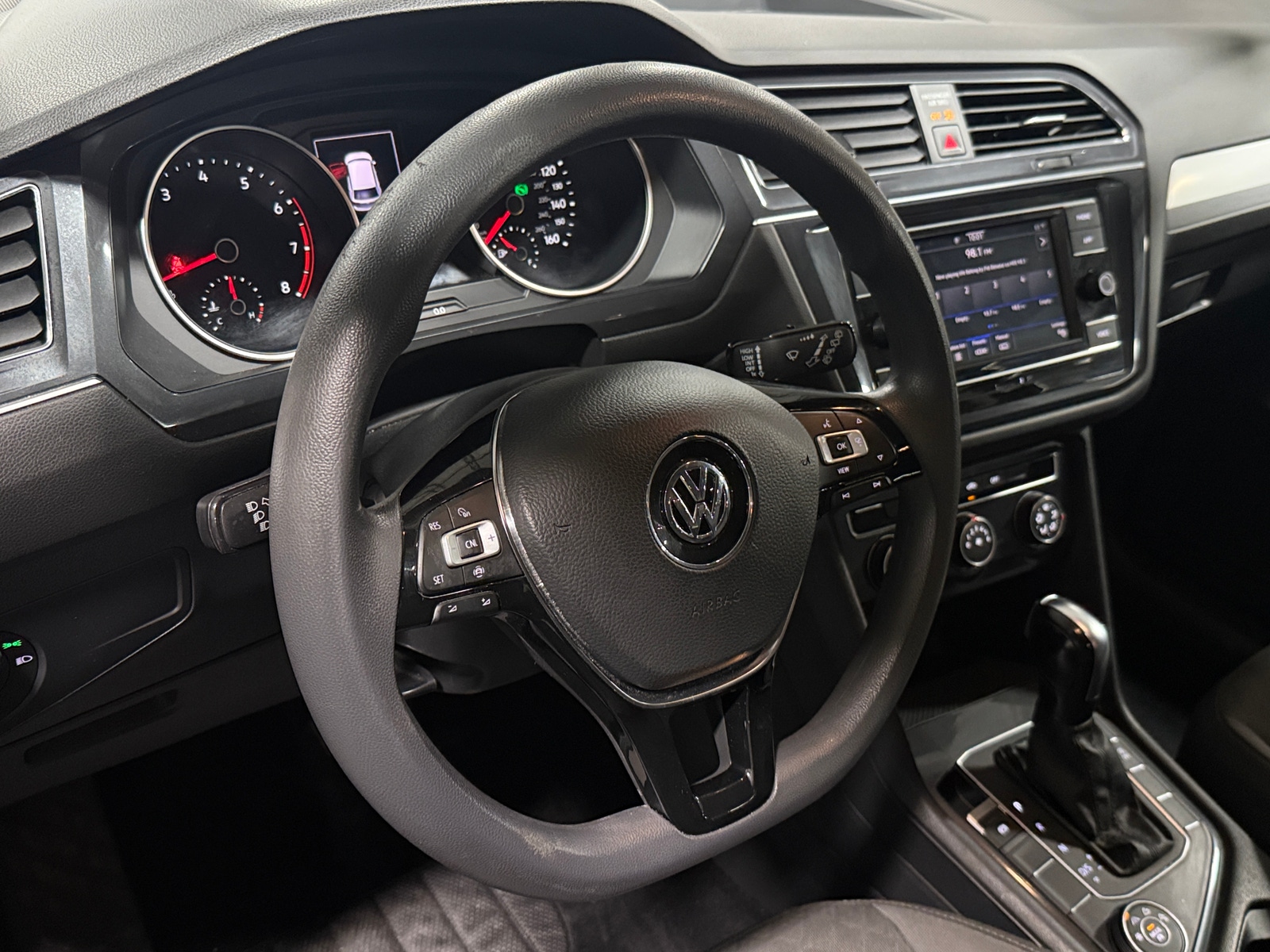 Thumbnail: 2020 Volkswagen Tiguan - 5