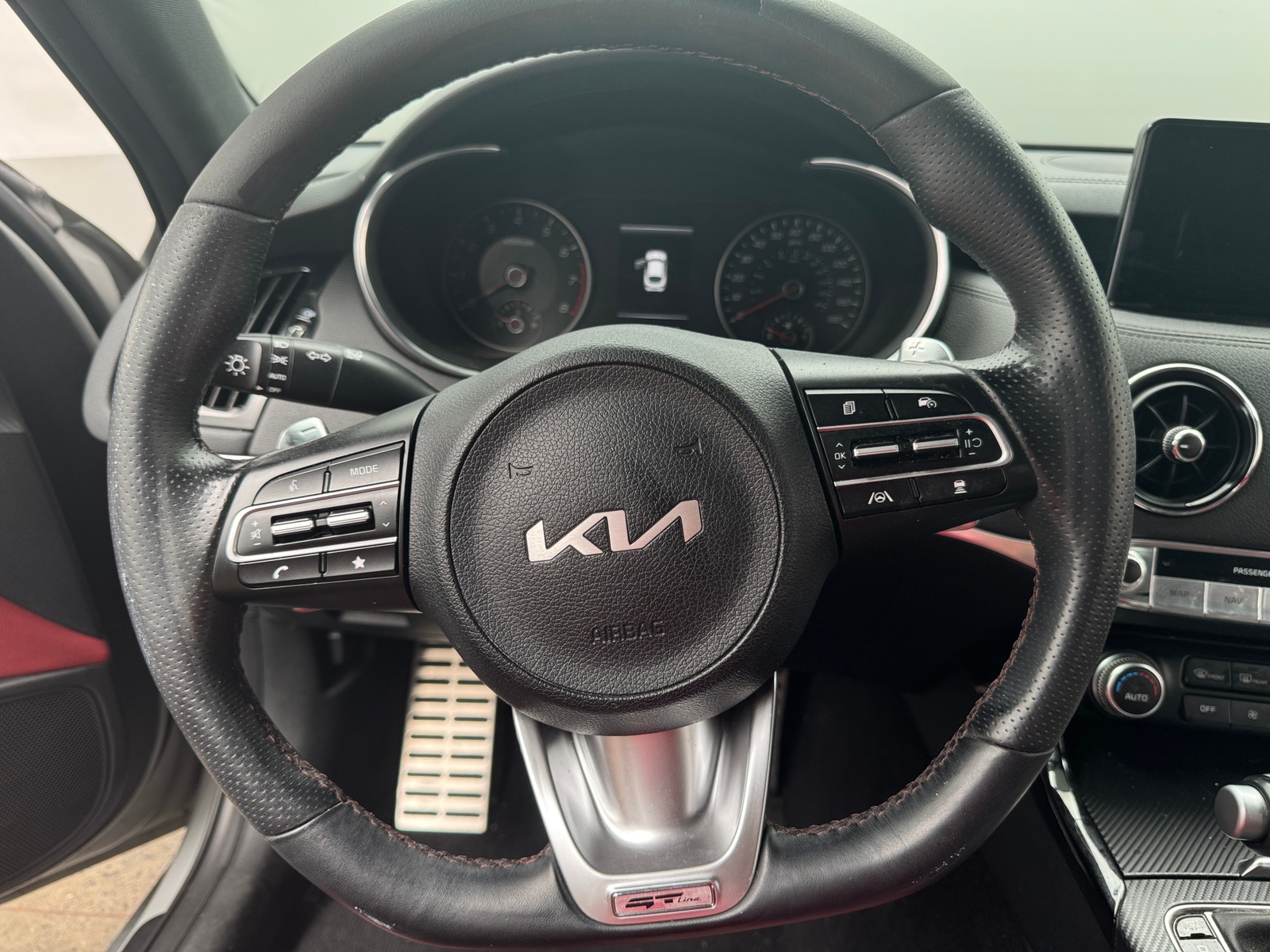 Thumbnail: 2023 Kia Stinger - 4
