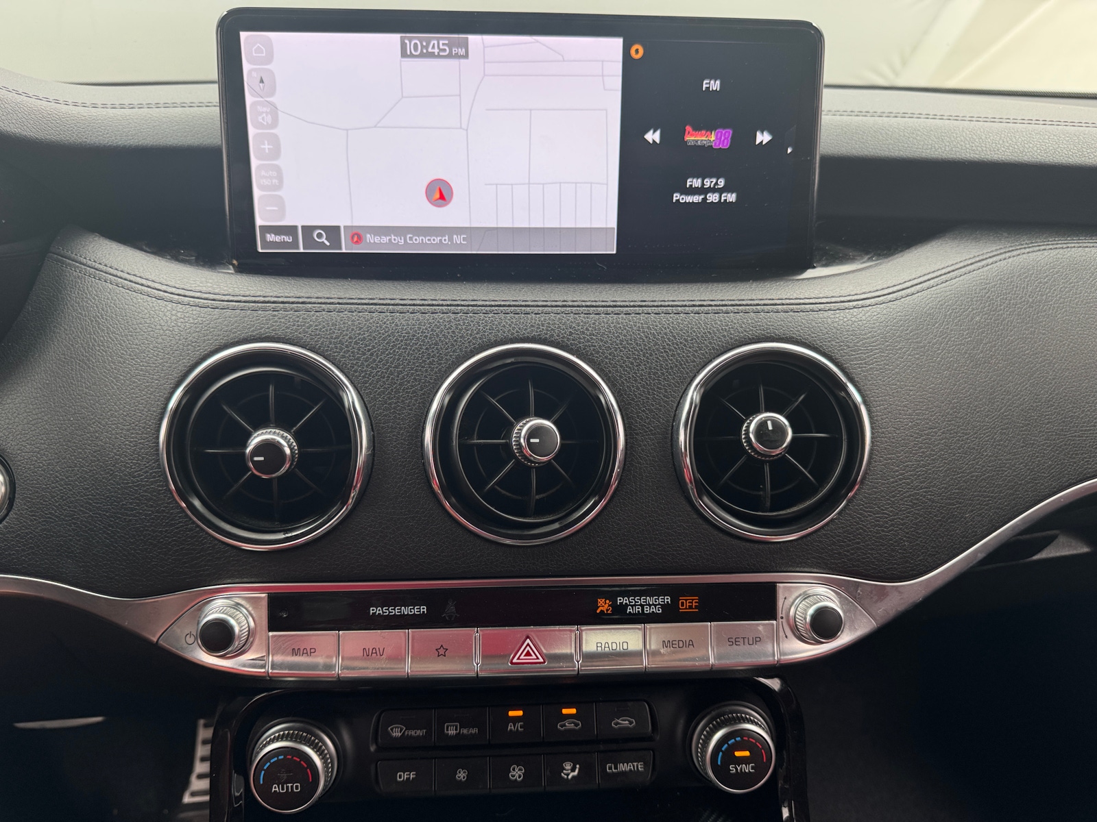 Thumbnail: 2023 Kia Stinger - 3