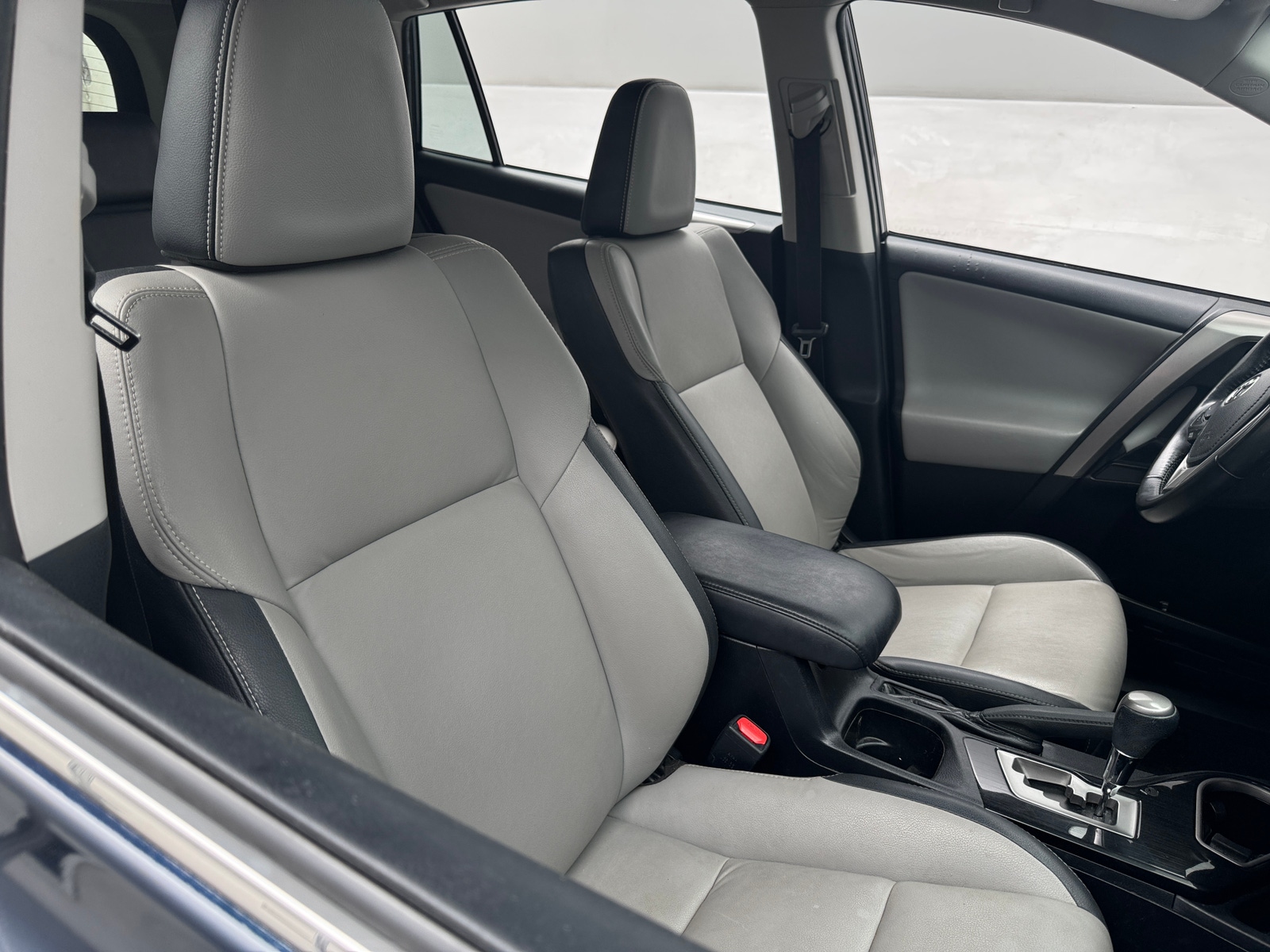 Thumbnail: 2017 Toyota RAV4 - 2