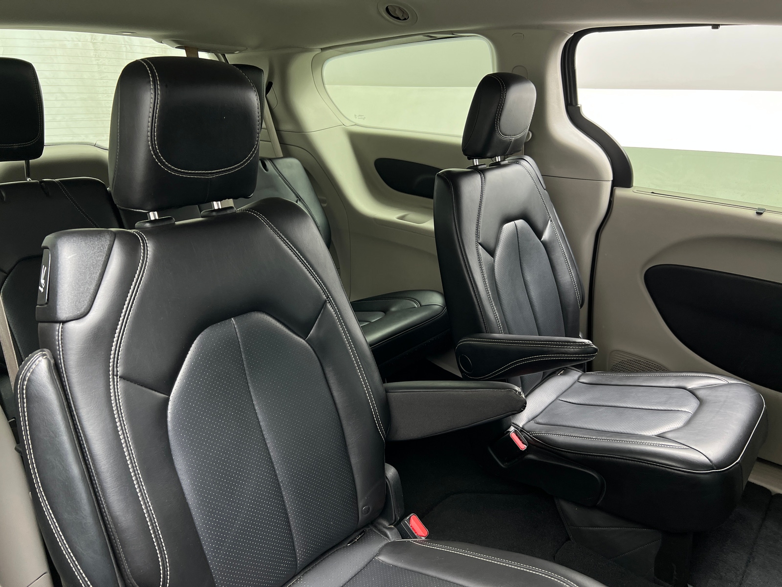 Thumbnail: 2023 Chrysler Pacifica - 5