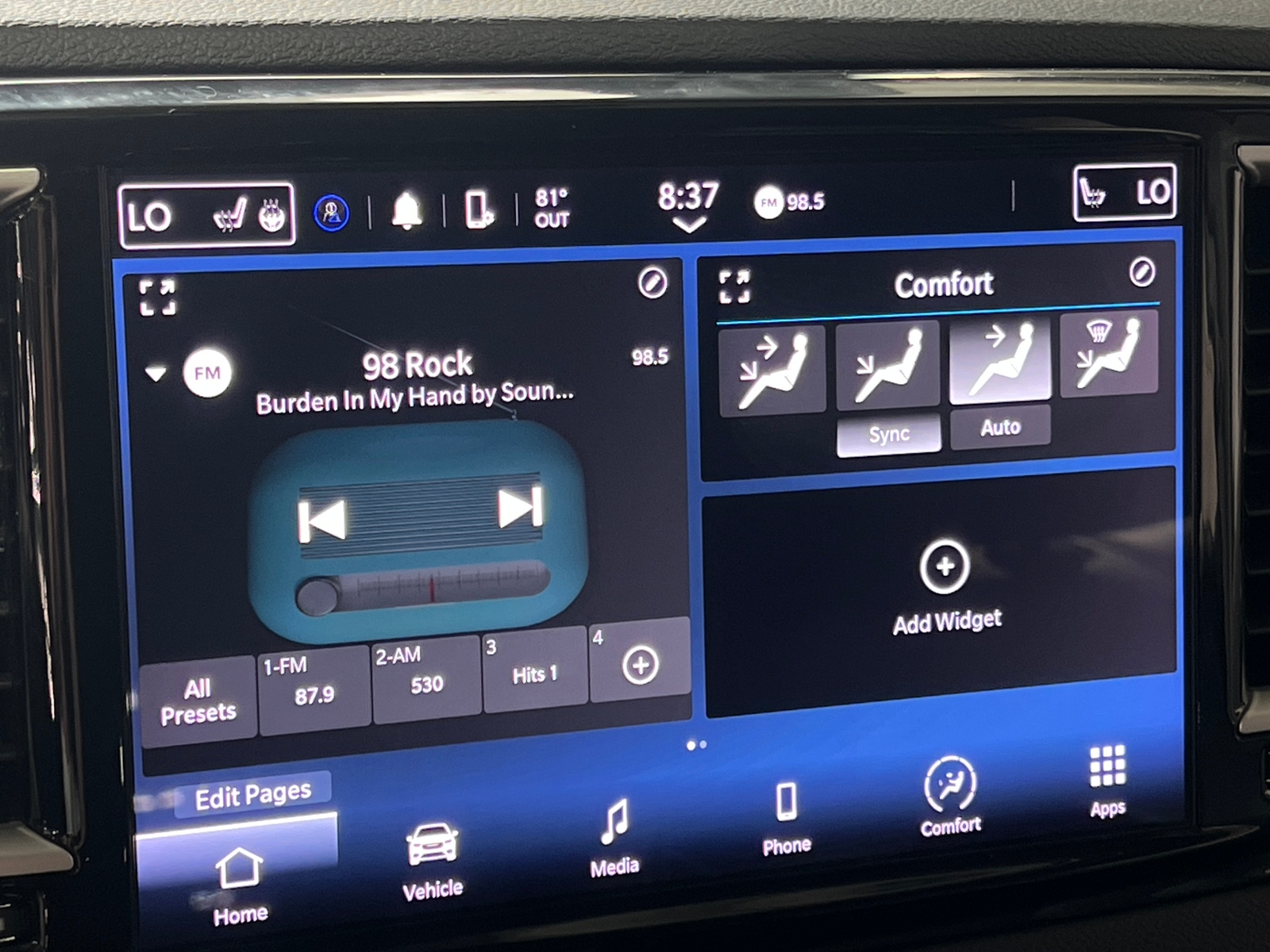 Thumbnail: 2023 Chrysler Pacifica - 3