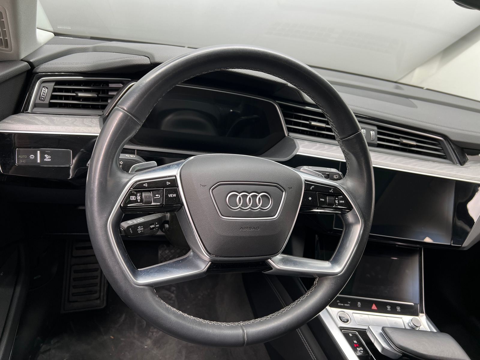 Thumbnail: 2024 Audi Q8 e-tron - 4