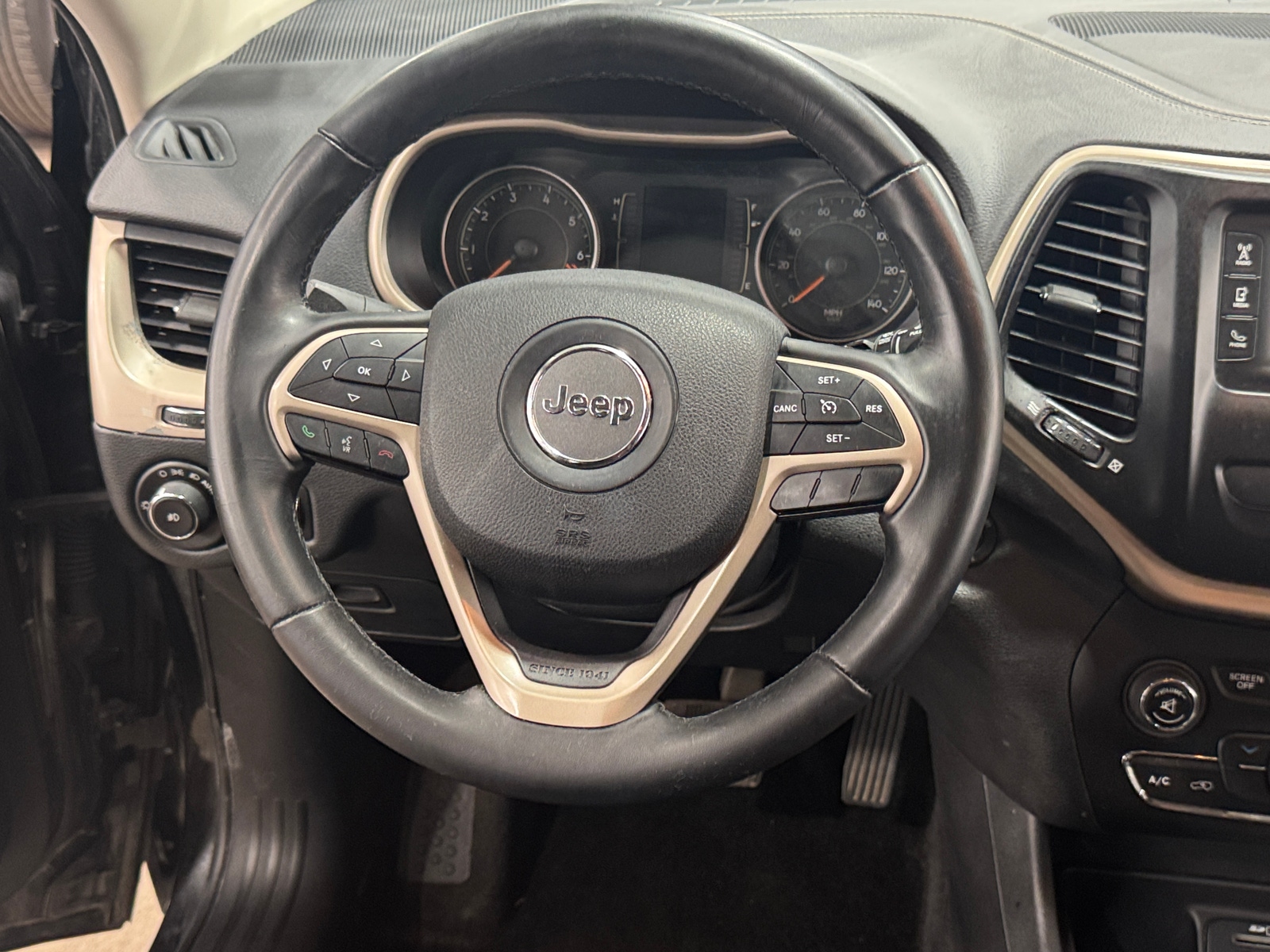 Thumbnail: 2015 Jeep Cherokee - 5