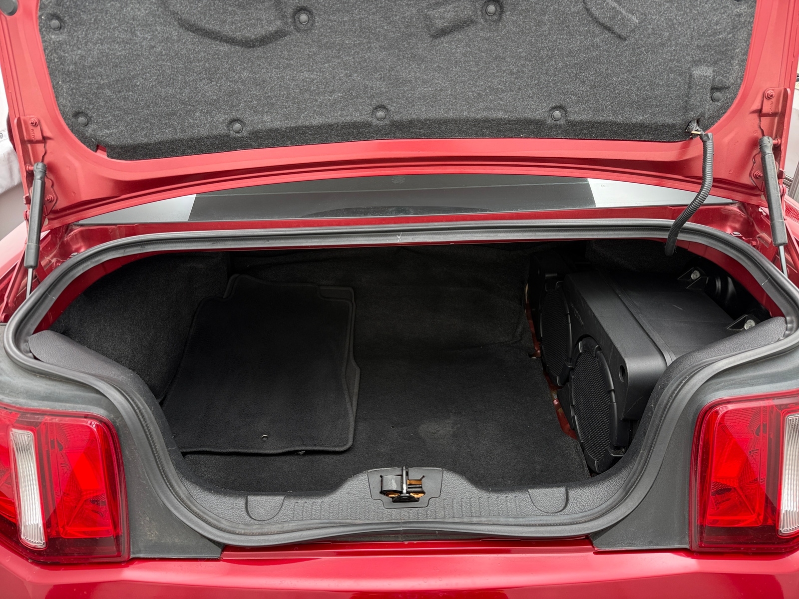 Thumbnail: 2010 Ford Mustang - 5