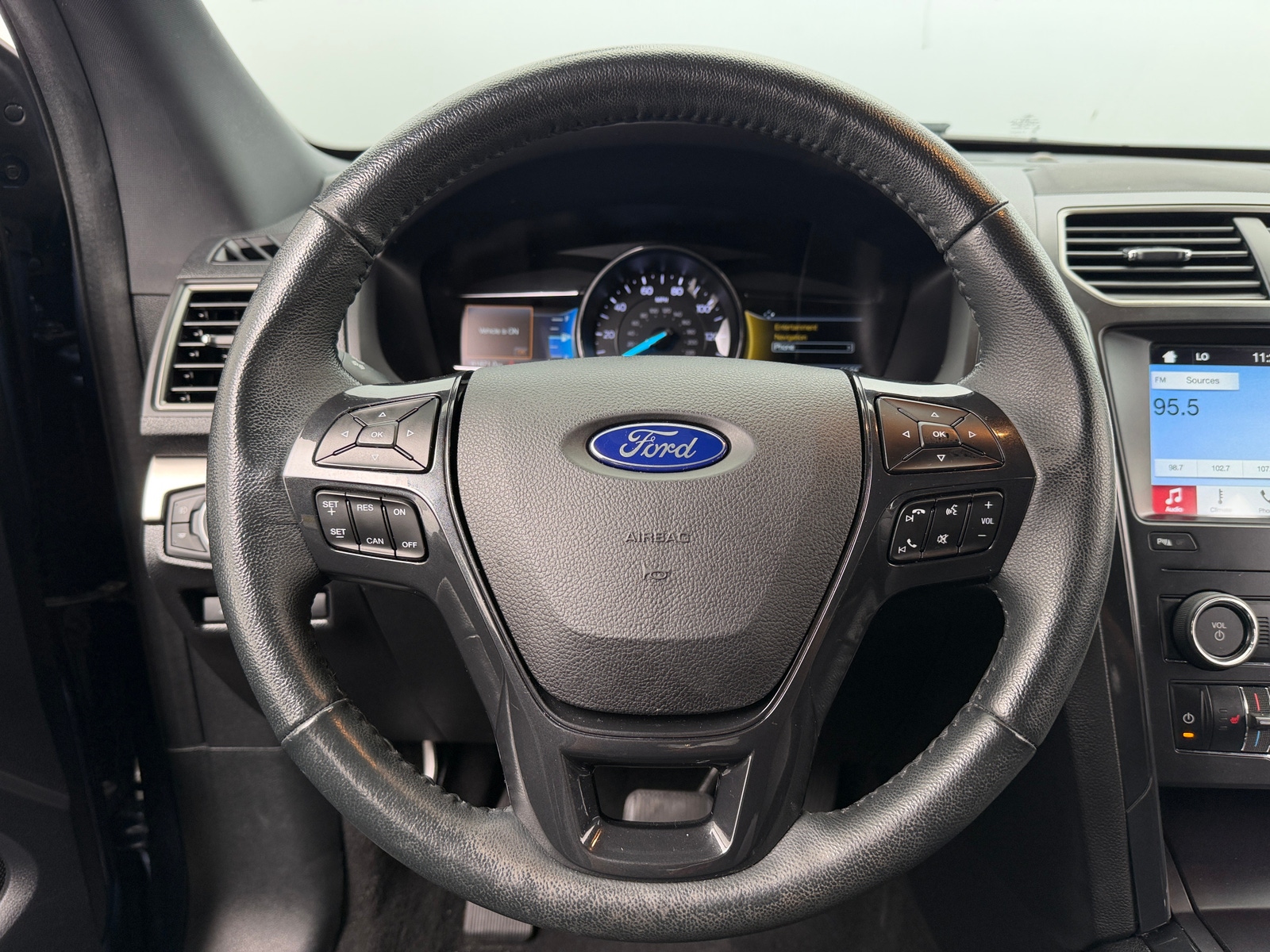 Thumbnail: 2019 Ford Explorer - 4