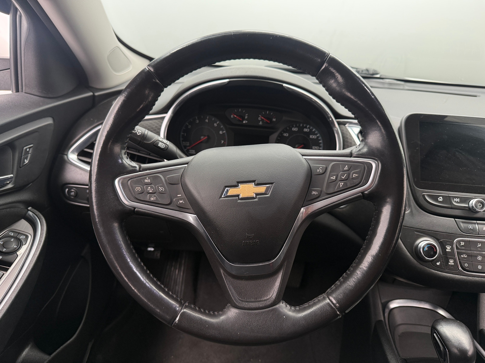 Thumbnail: 2021 Chevrolet Malibu - 5