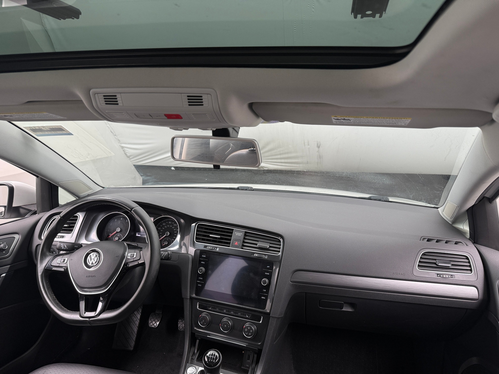 Thumbnail: 2019 Volkswagen Golf - 3