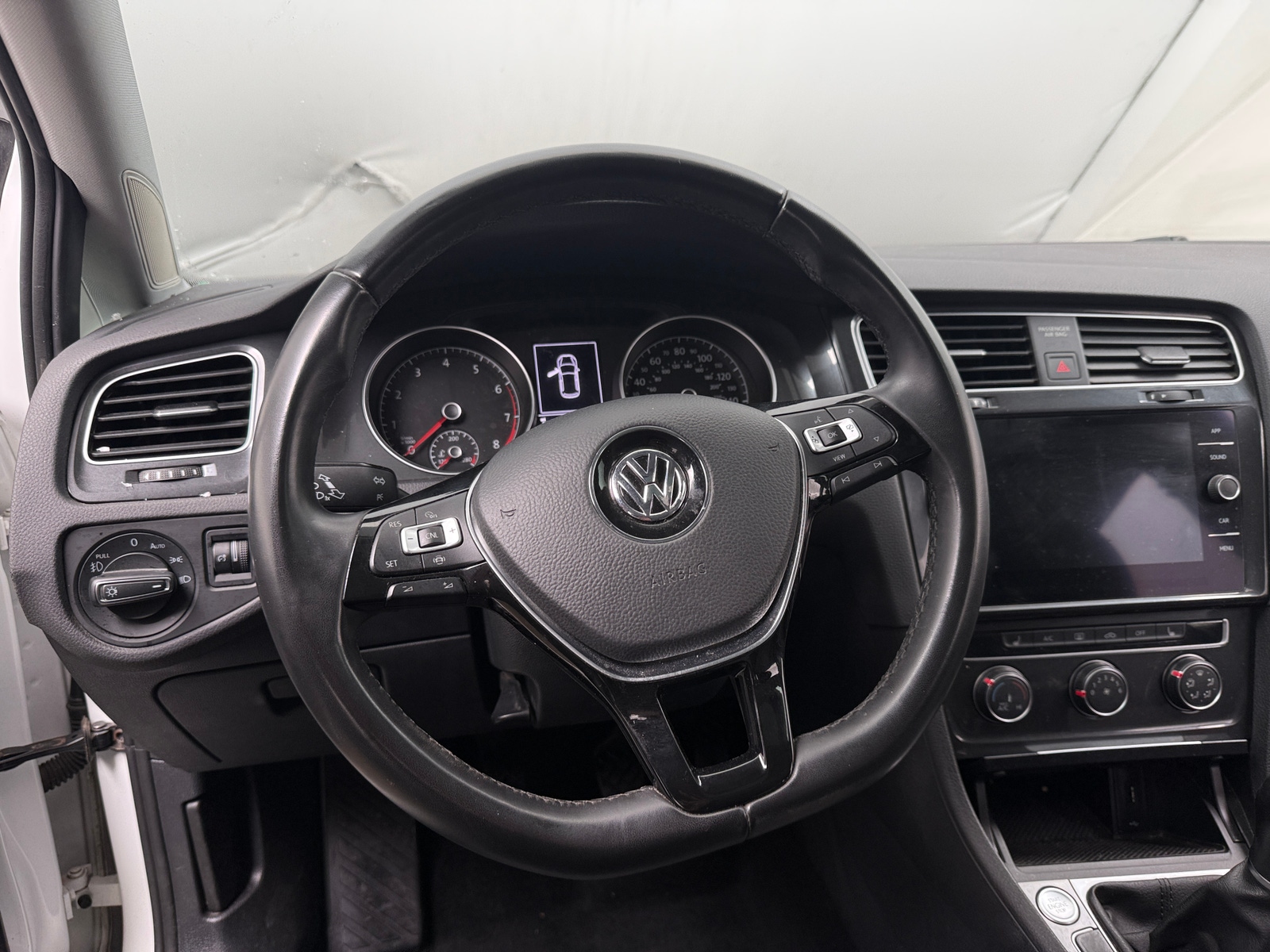 Thumbnail: 2019 Volkswagen Golf - 5