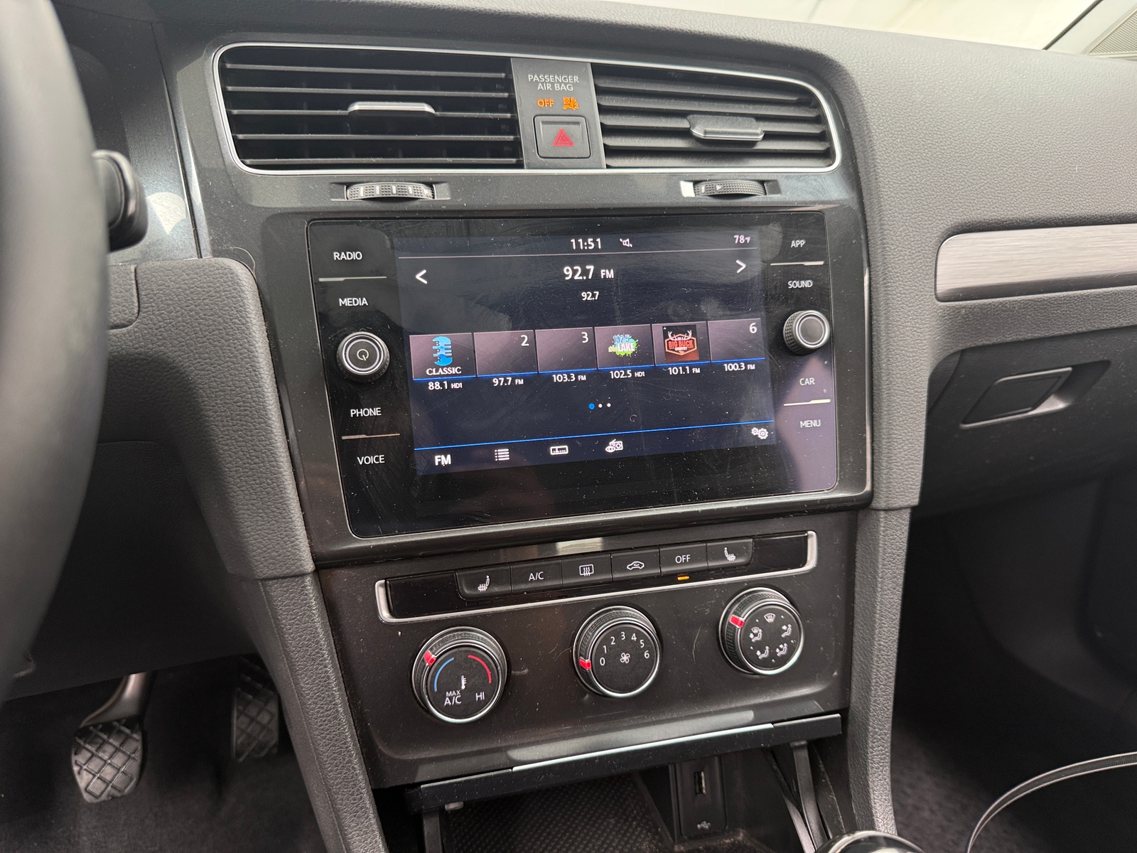 Thumbnail: 2019 Volkswagen Golf - 4